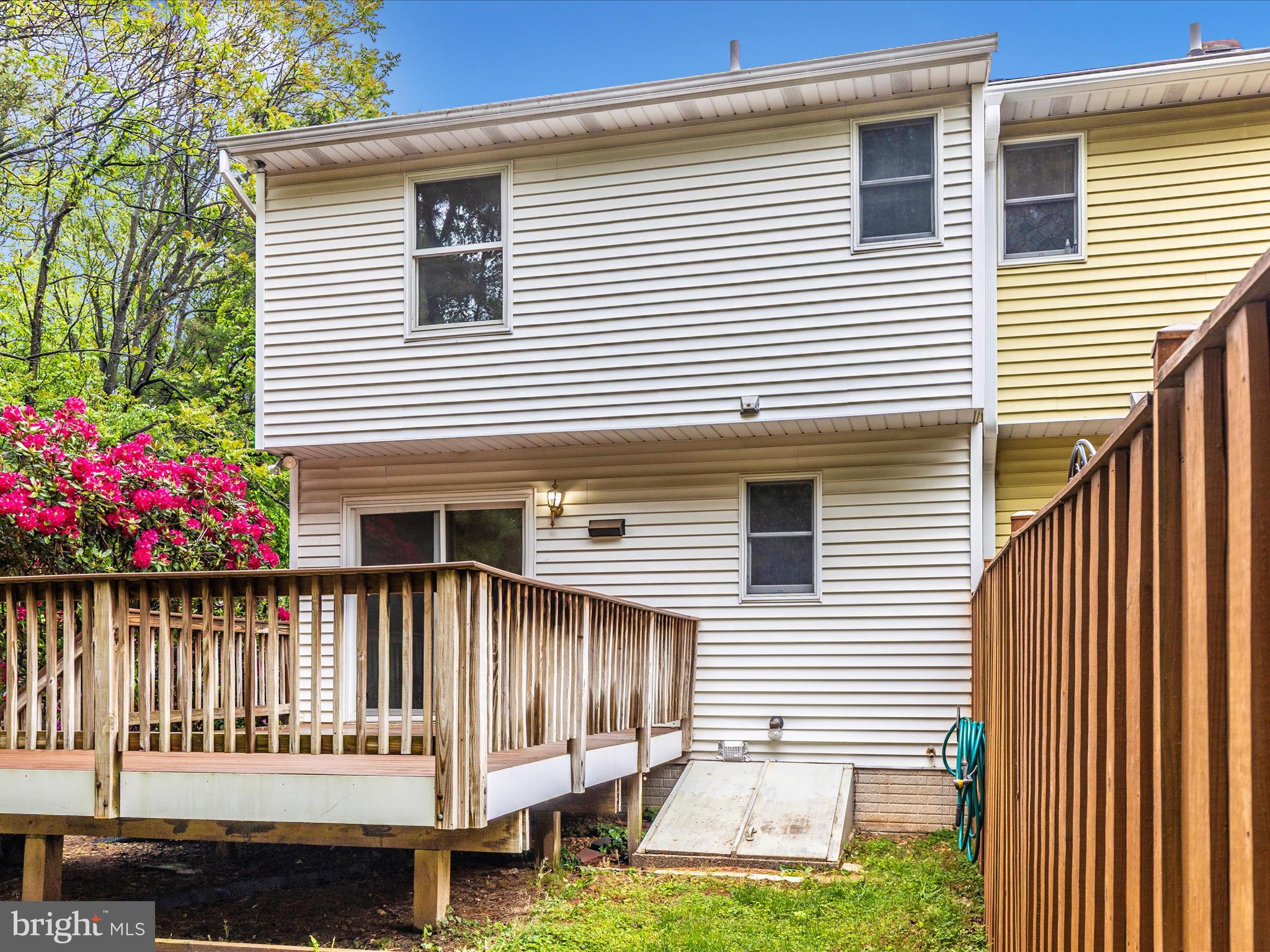 WINDY KNOLL - Residential Lease