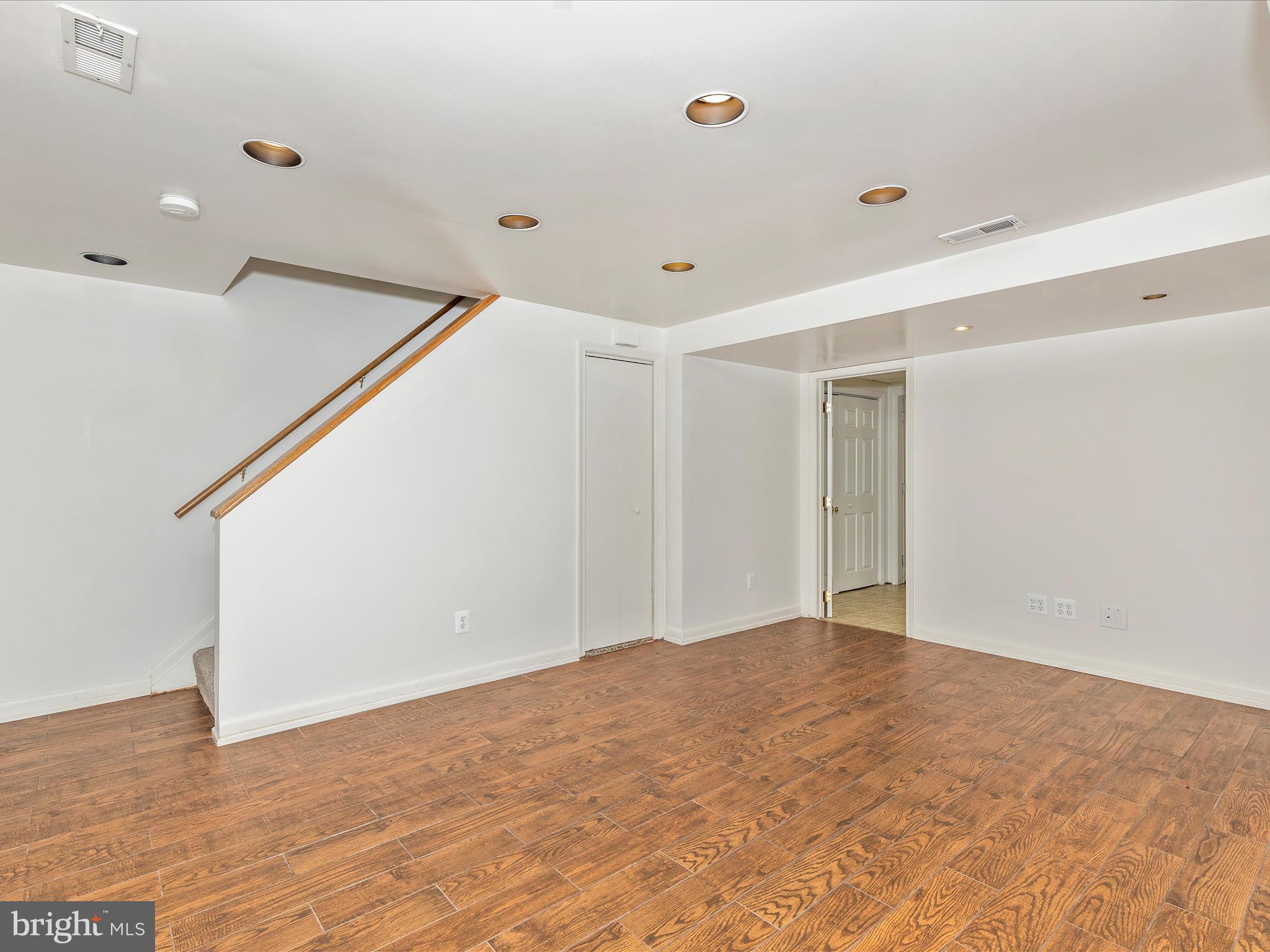 WINDY KNOLL - Residential Lease