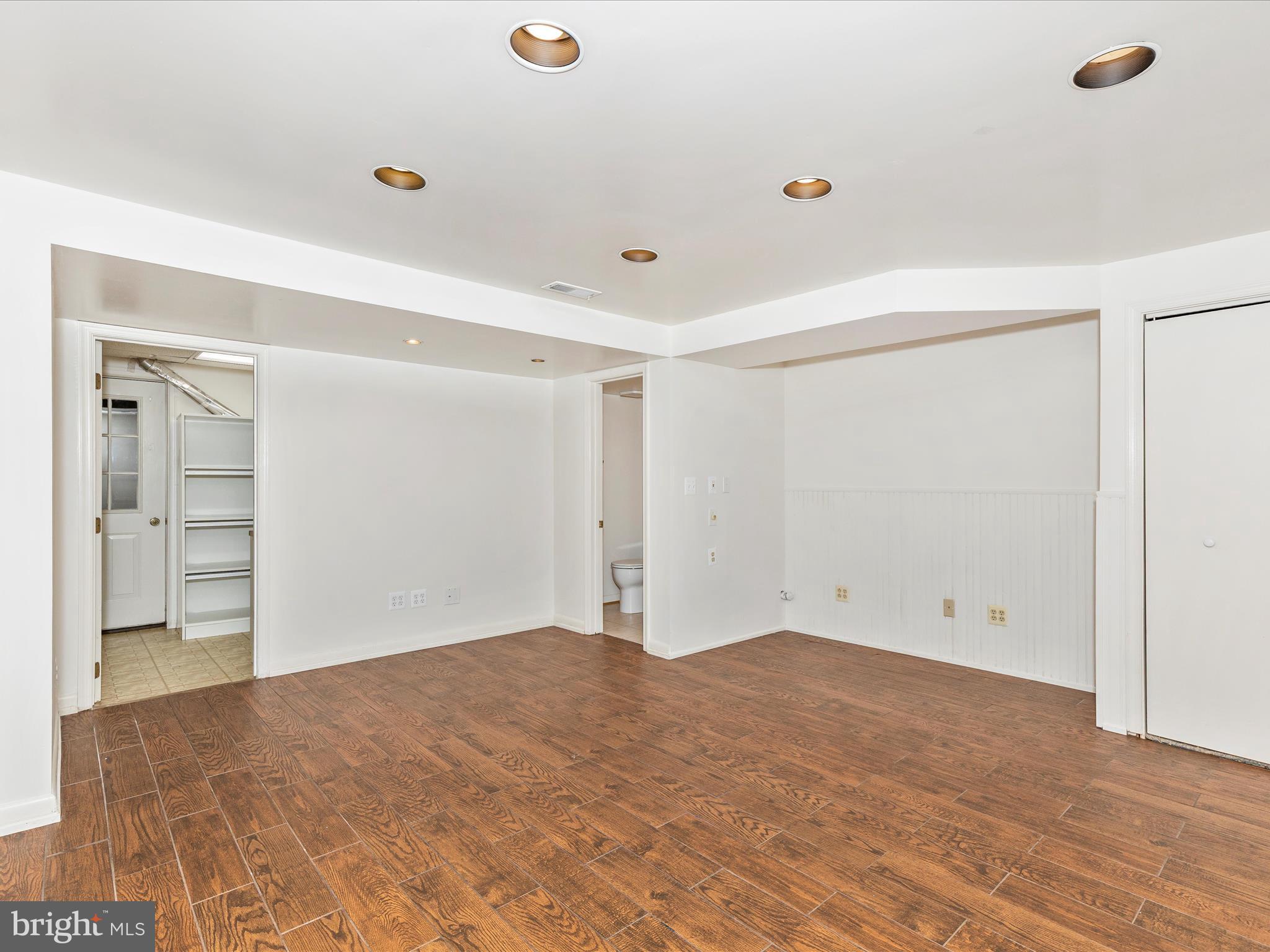 WINDY KNOLL - Residential Lease