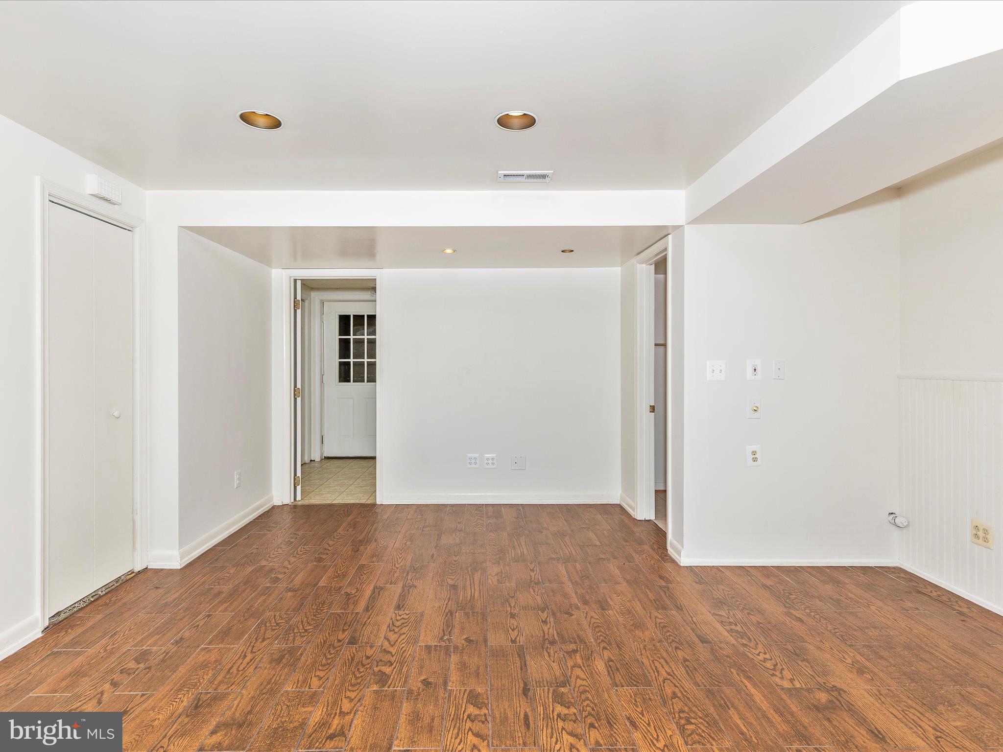 WINDY KNOLL - Residential Lease