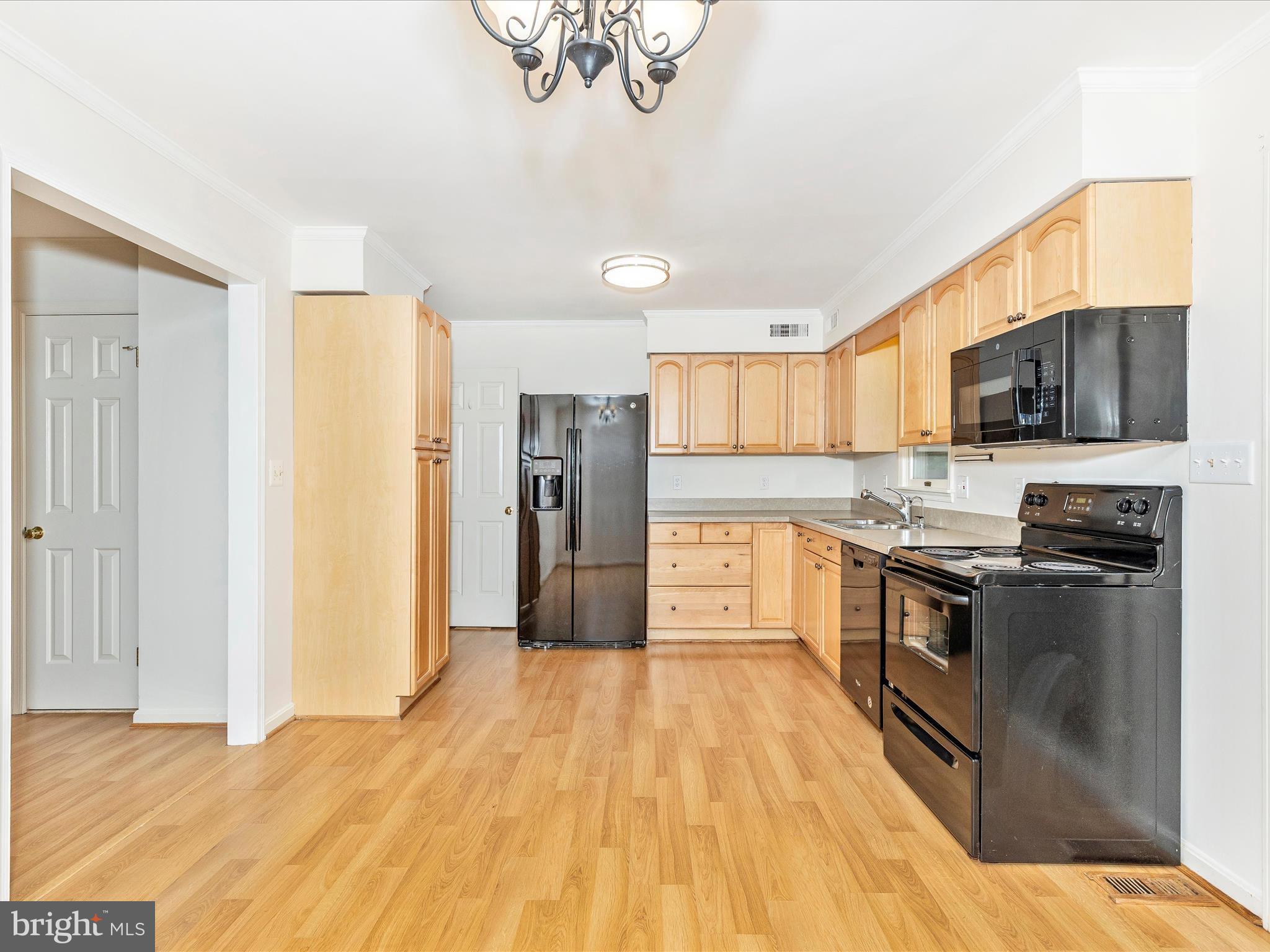 WINDY KNOLL - Residential Lease