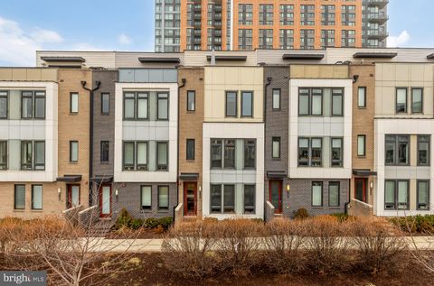 Photo of 164 Ike Drive, ALEXANDRIA, VA 22314 (MLS # VAAX2054190)