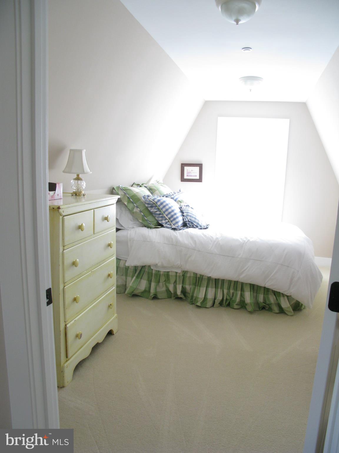 NORTH KENSINGTON - Residential Lease