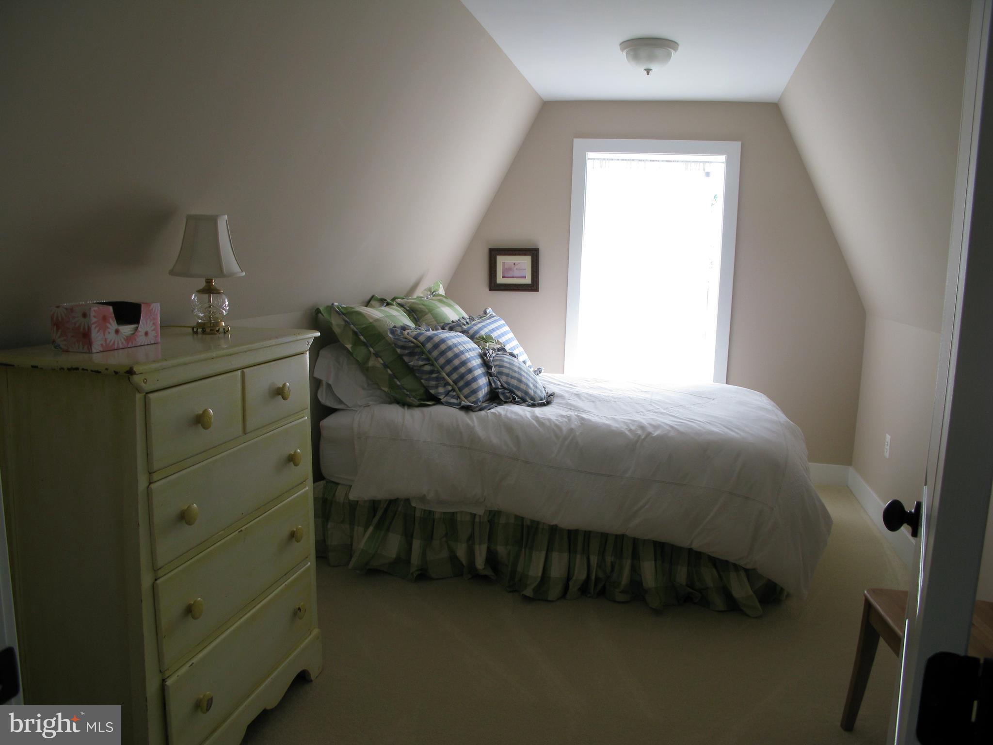 NORTH KENSINGTON - Residential Lease