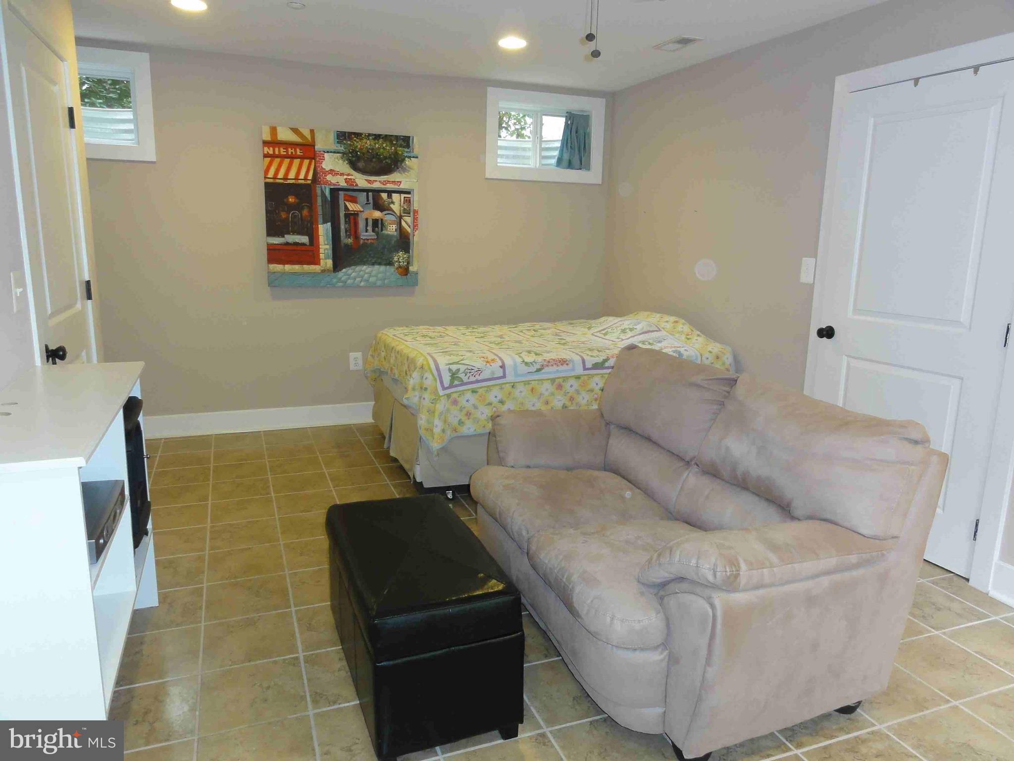 NORTH KENSINGTON - Residential Lease