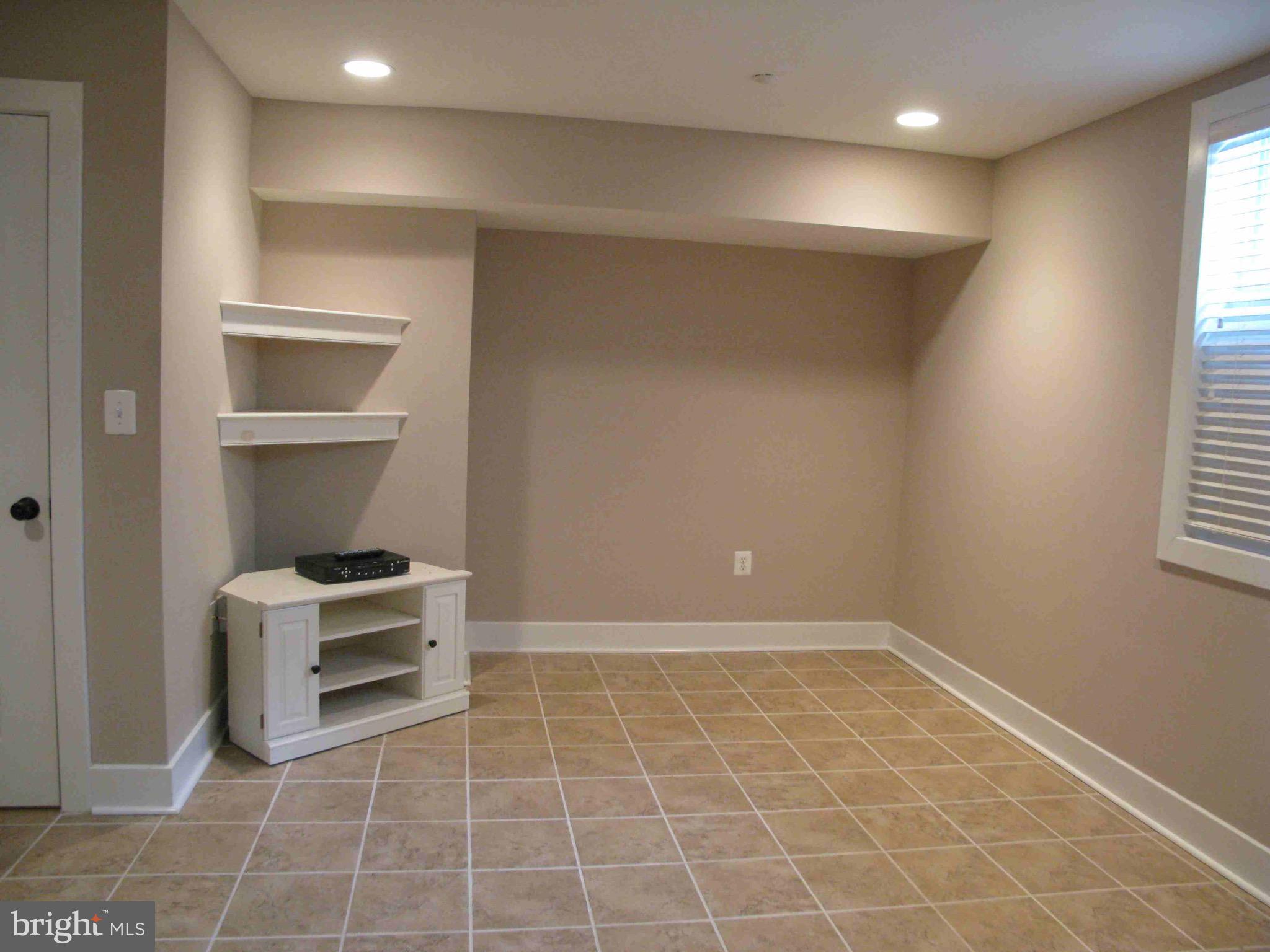 NORTH KENSINGTON - Residential Lease