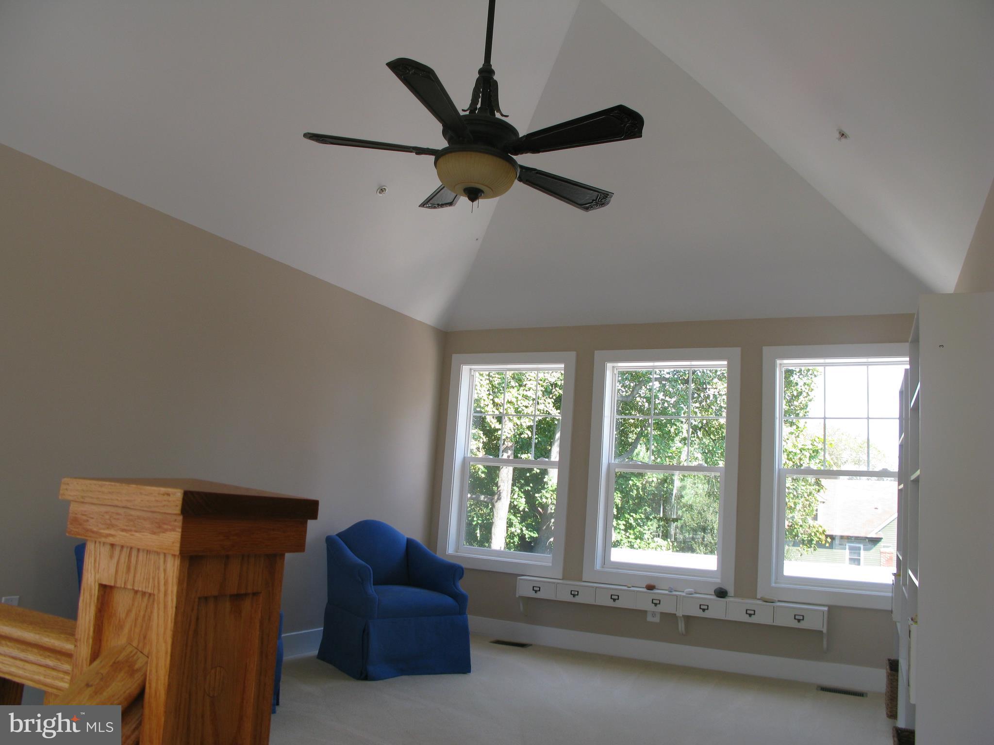 NORTH KENSINGTON - Residential Lease