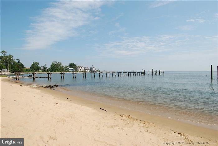 ARUNDEL ON THE BAY - Residential
