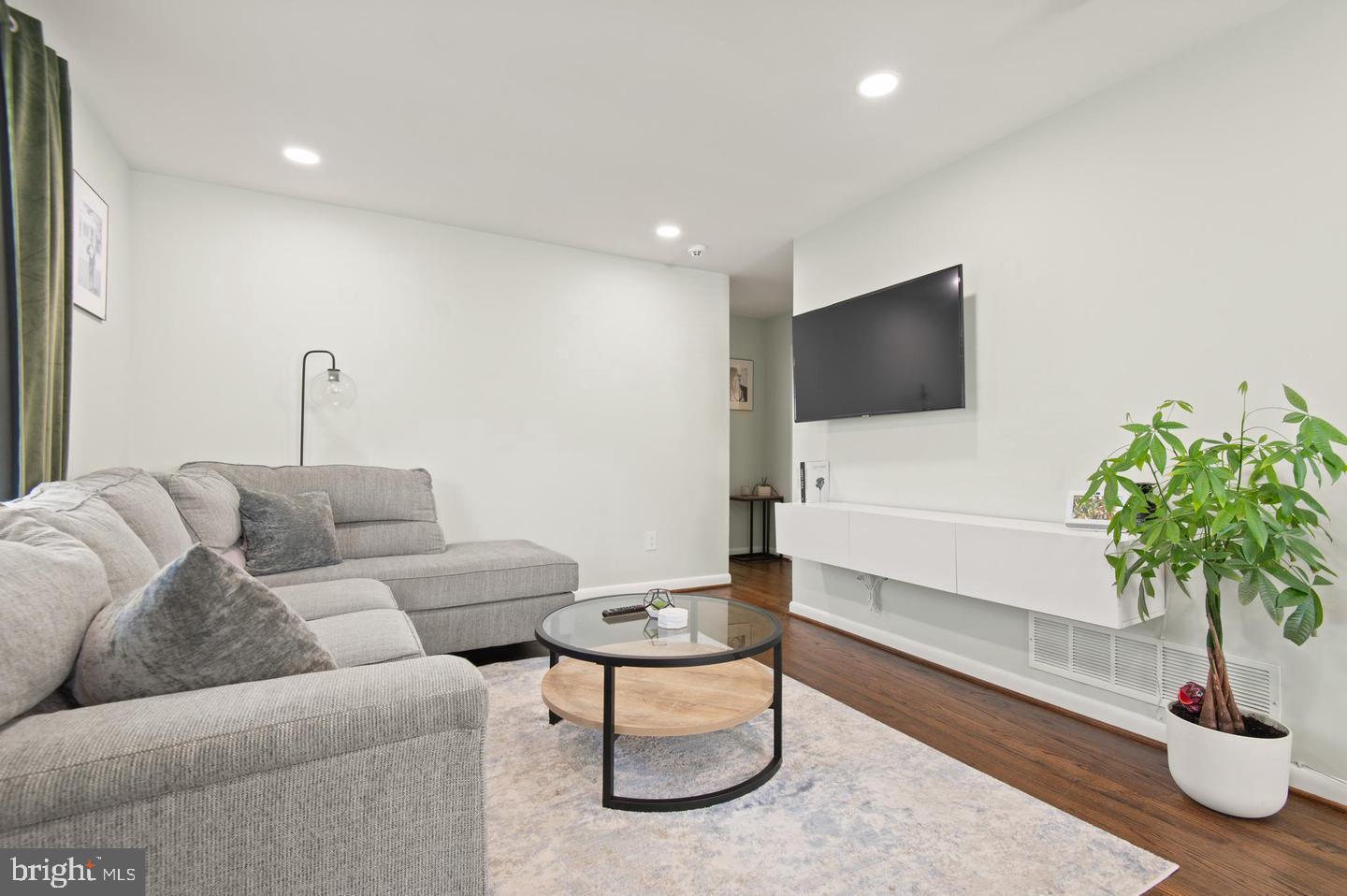 ROSEDALE FARMS - Residential Lease