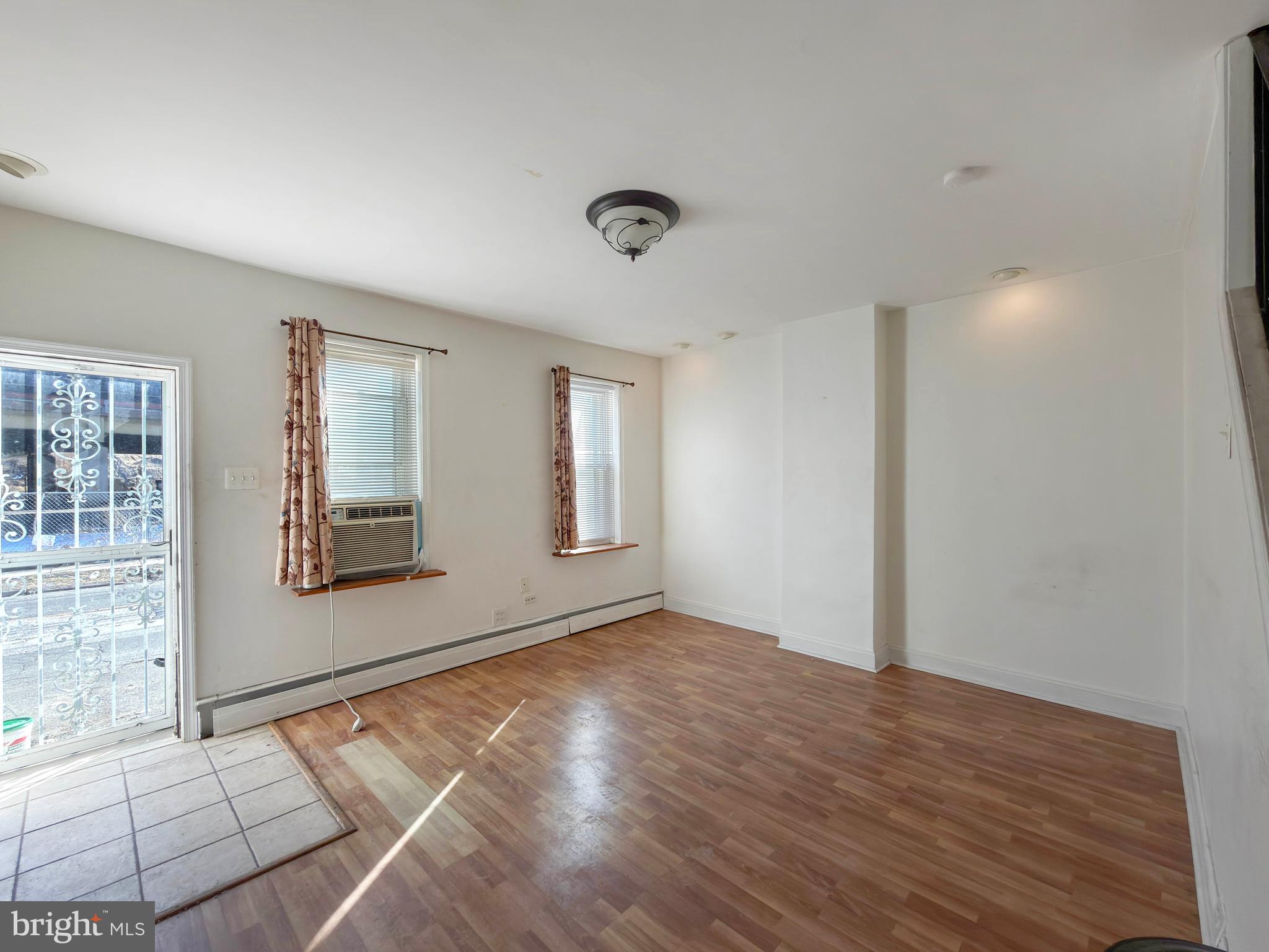 BRIDESBURG - Residential