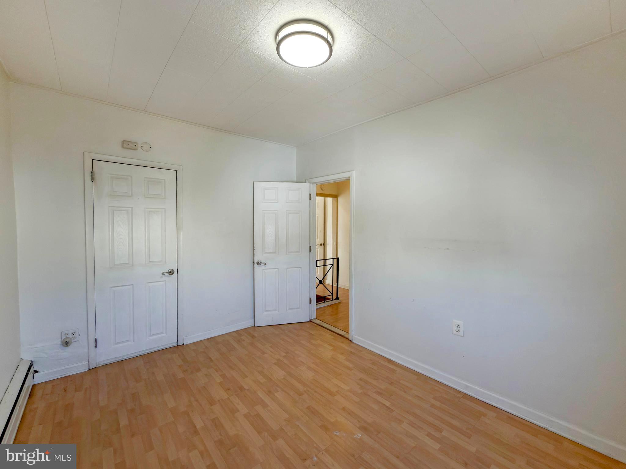 BRIDESBURG - Residential