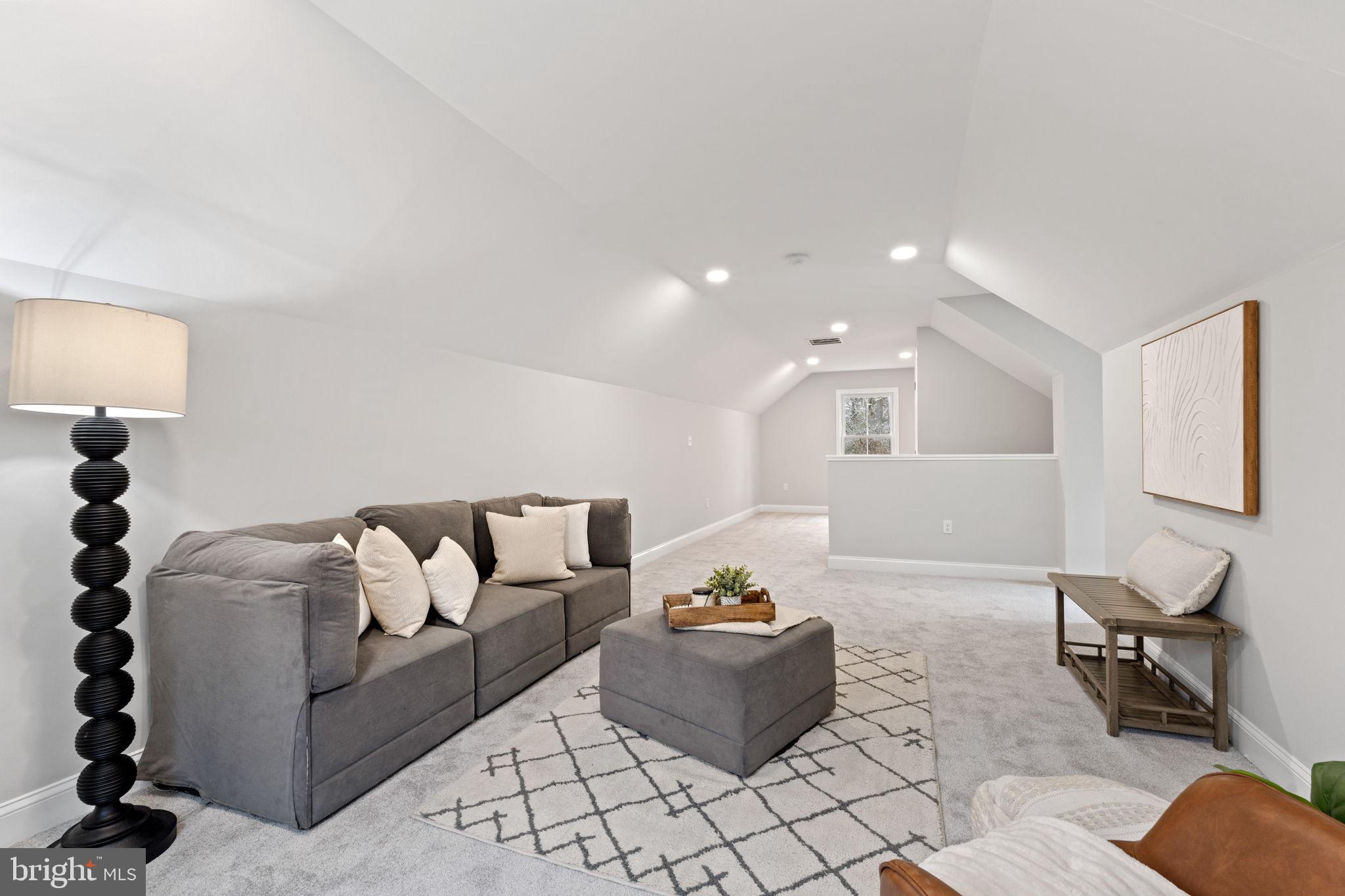 GUNSTON MANOR - Residential