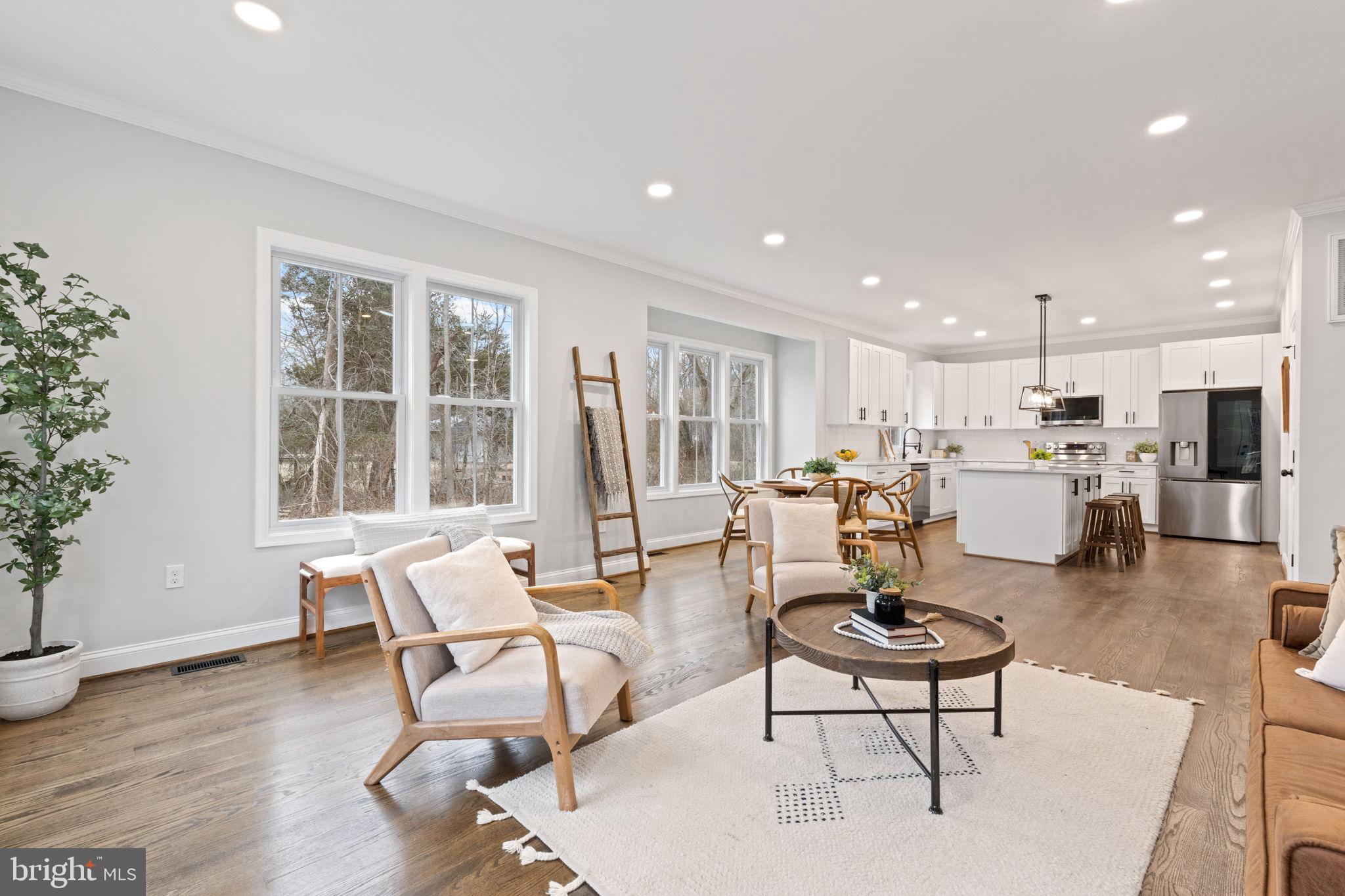 GUNSTON MANOR - Residential