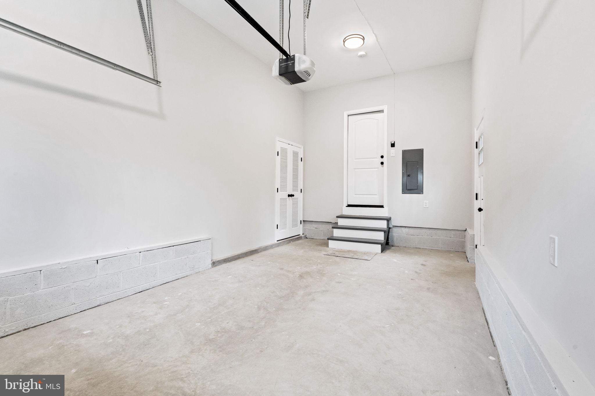 GUNSTON MANOR - Residential