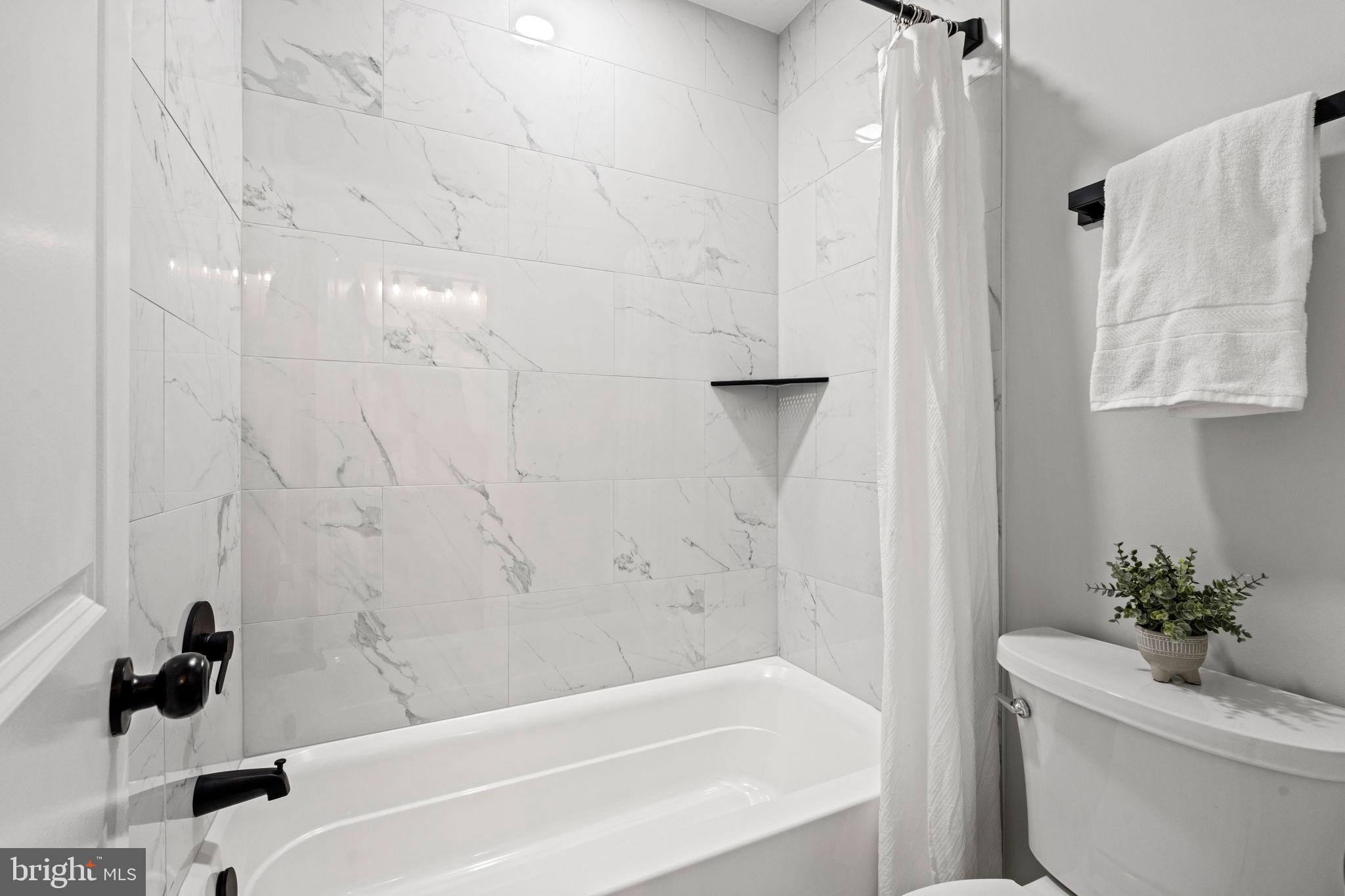 GUNSTON MANOR - Residential