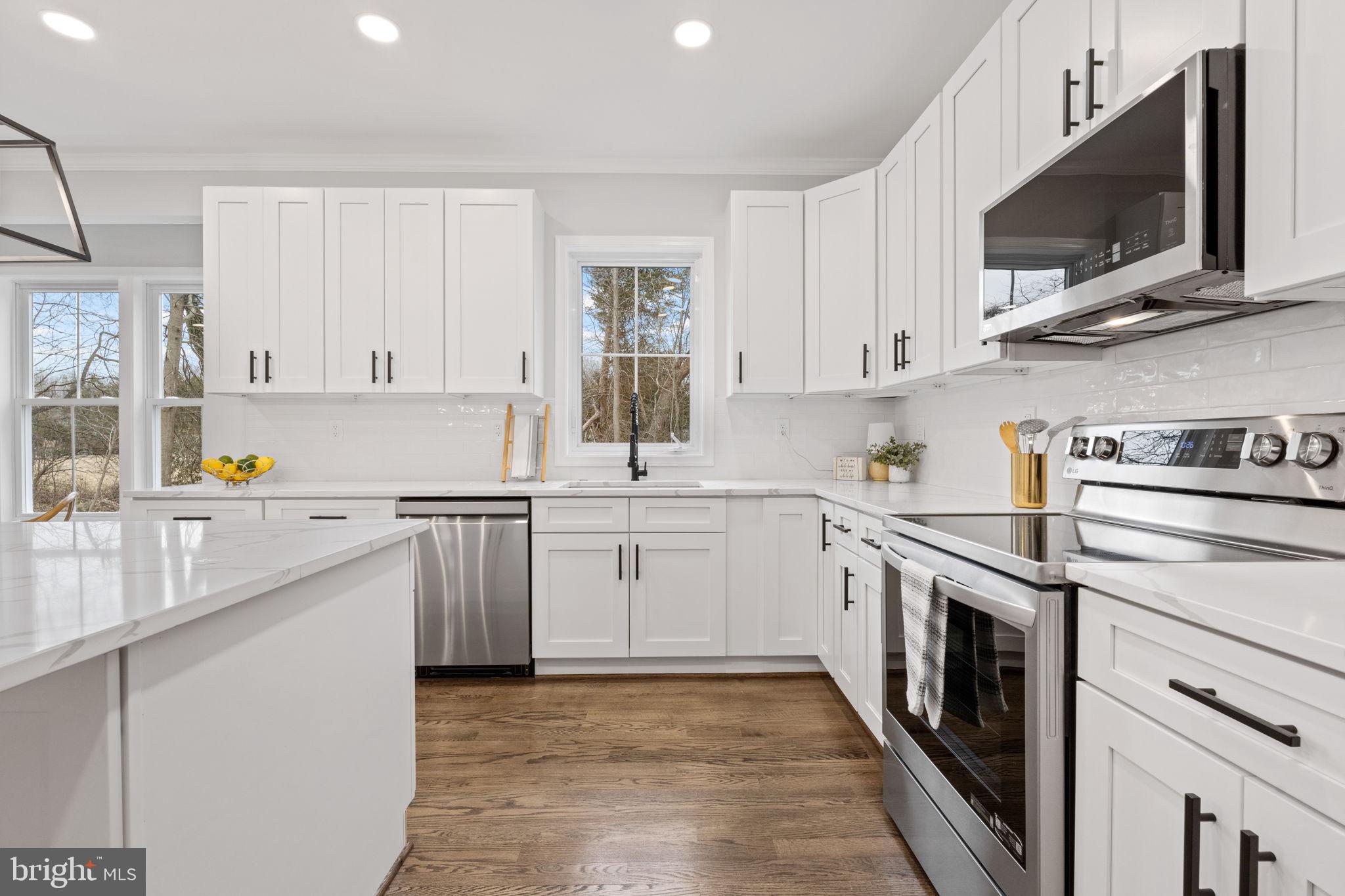 GUNSTON MANOR - Residential