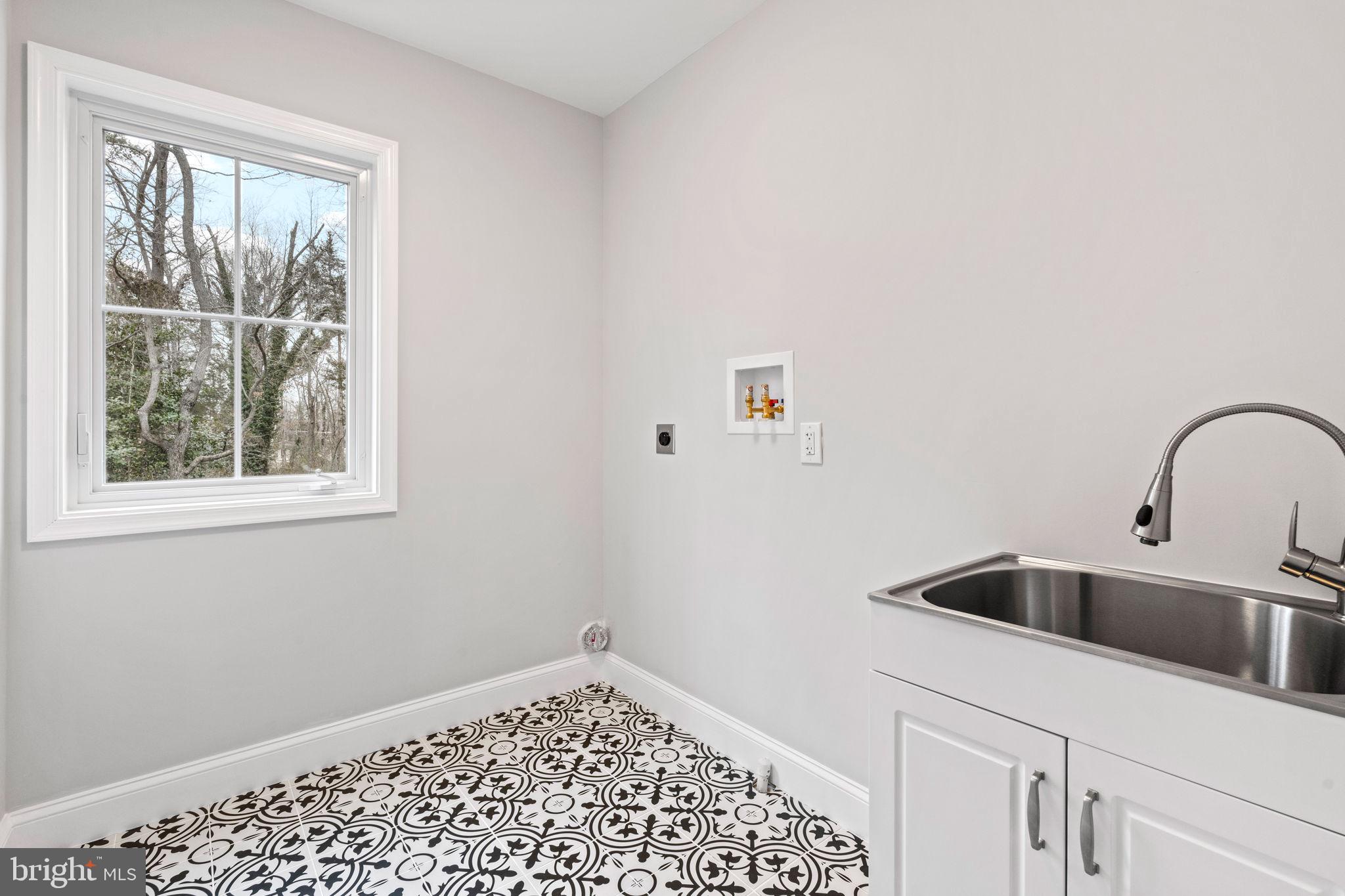 GUNSTON MANOR - Residential