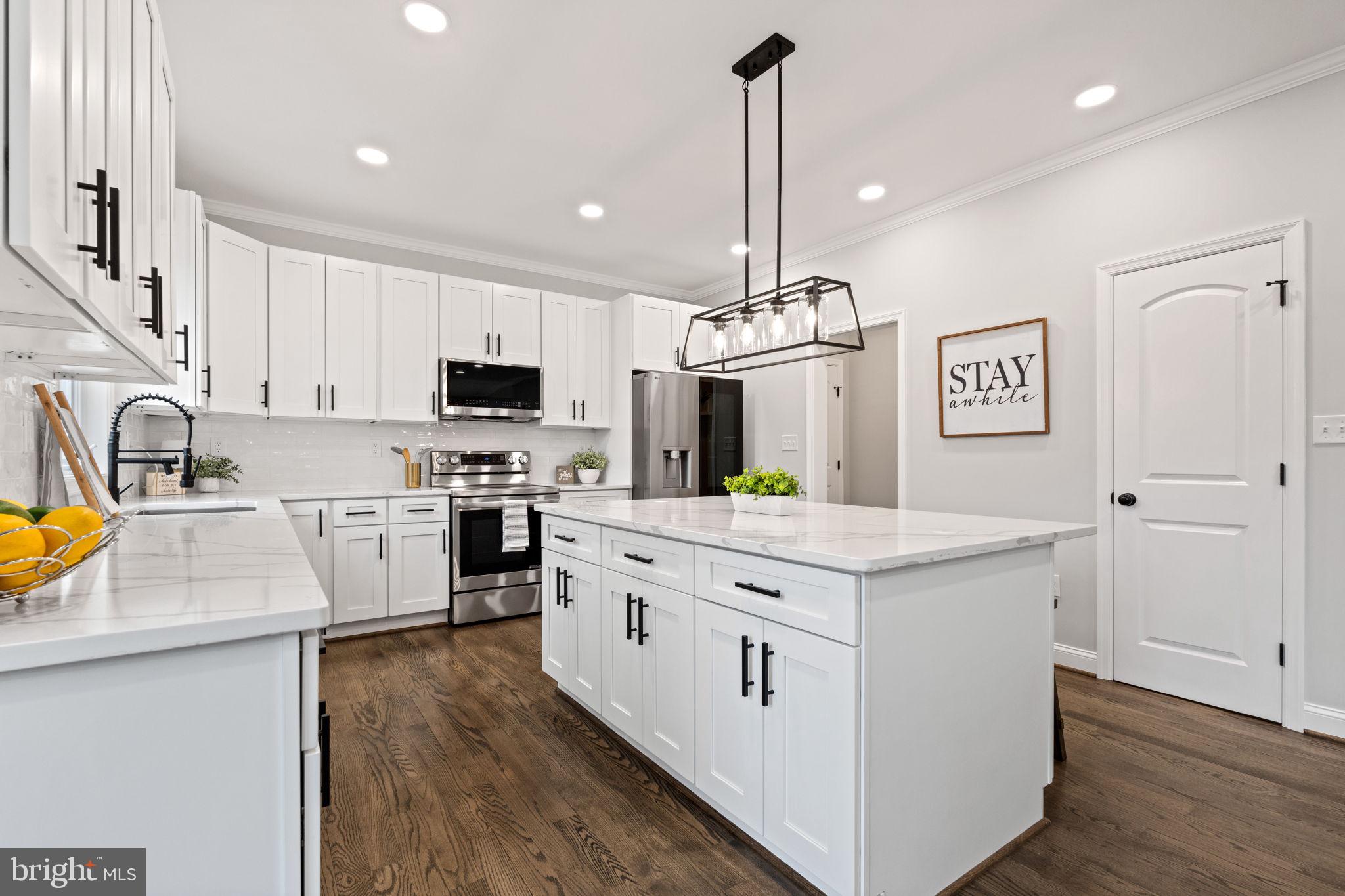 GUNSTON MANOR - Residential