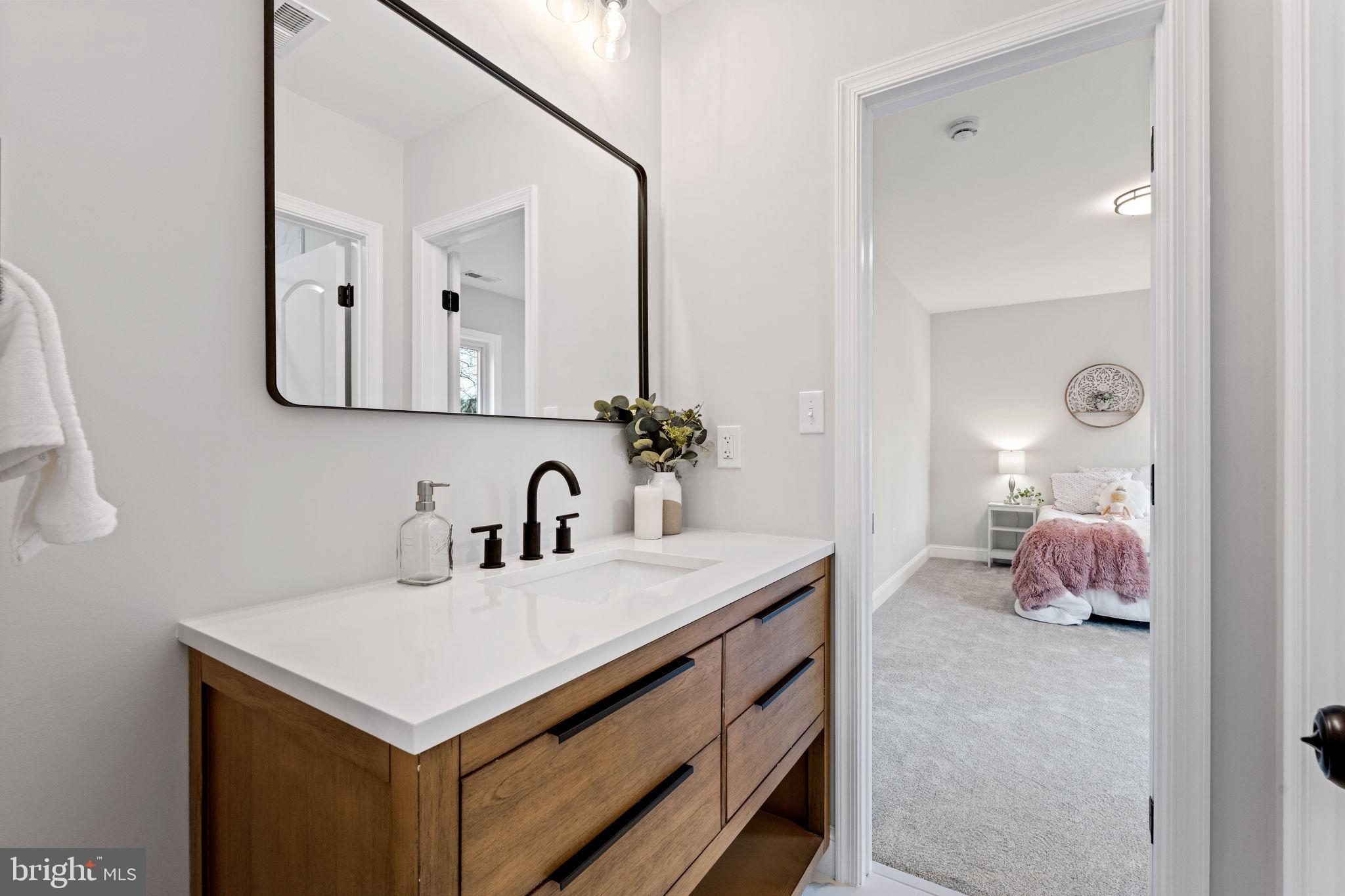 GUNSTON MANOR - Residential