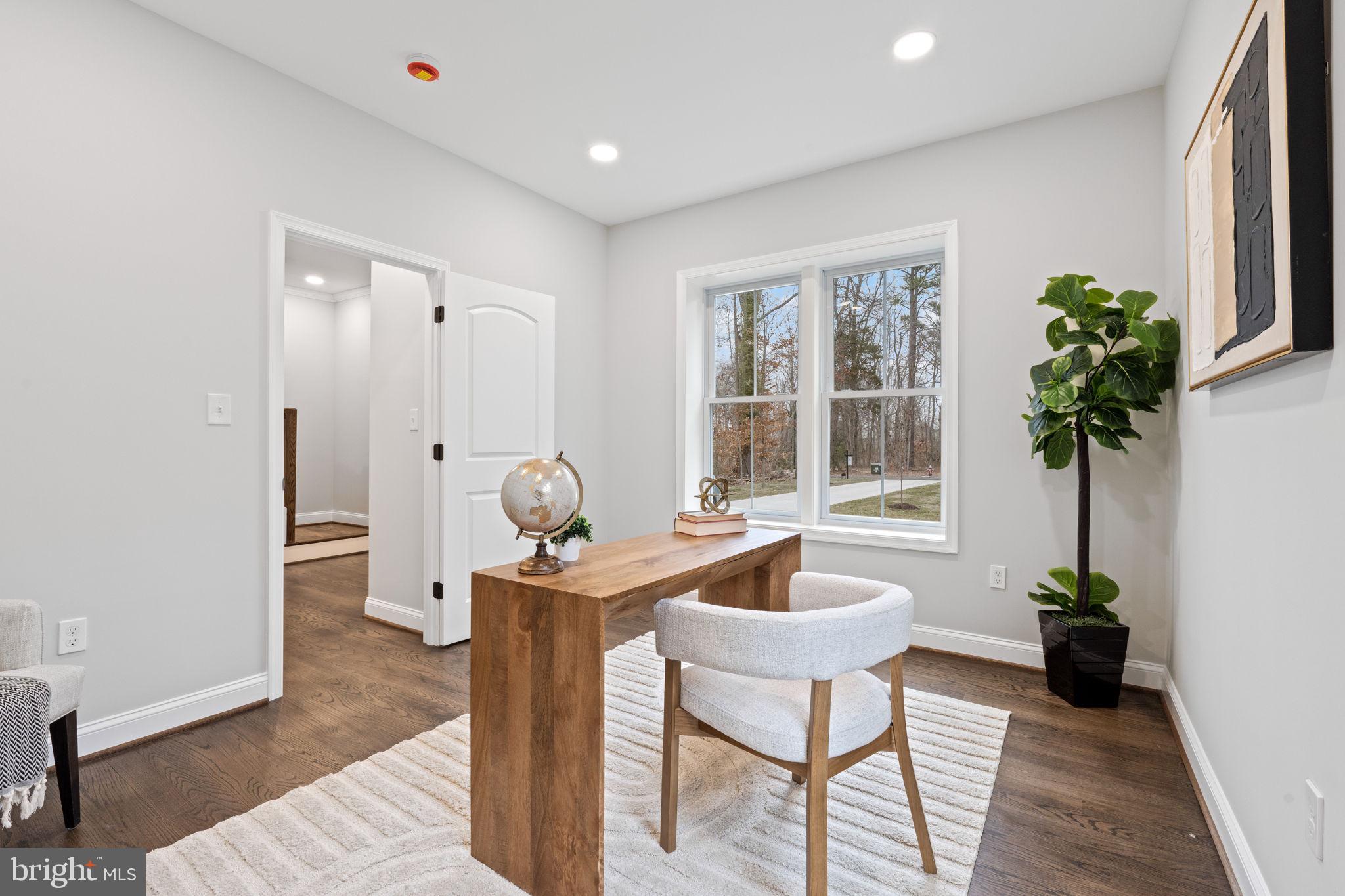 GUNSTON MANOR - Residential