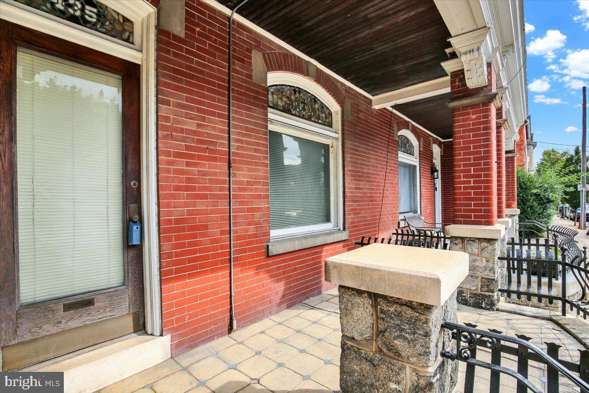 435 N QUEEN STREET