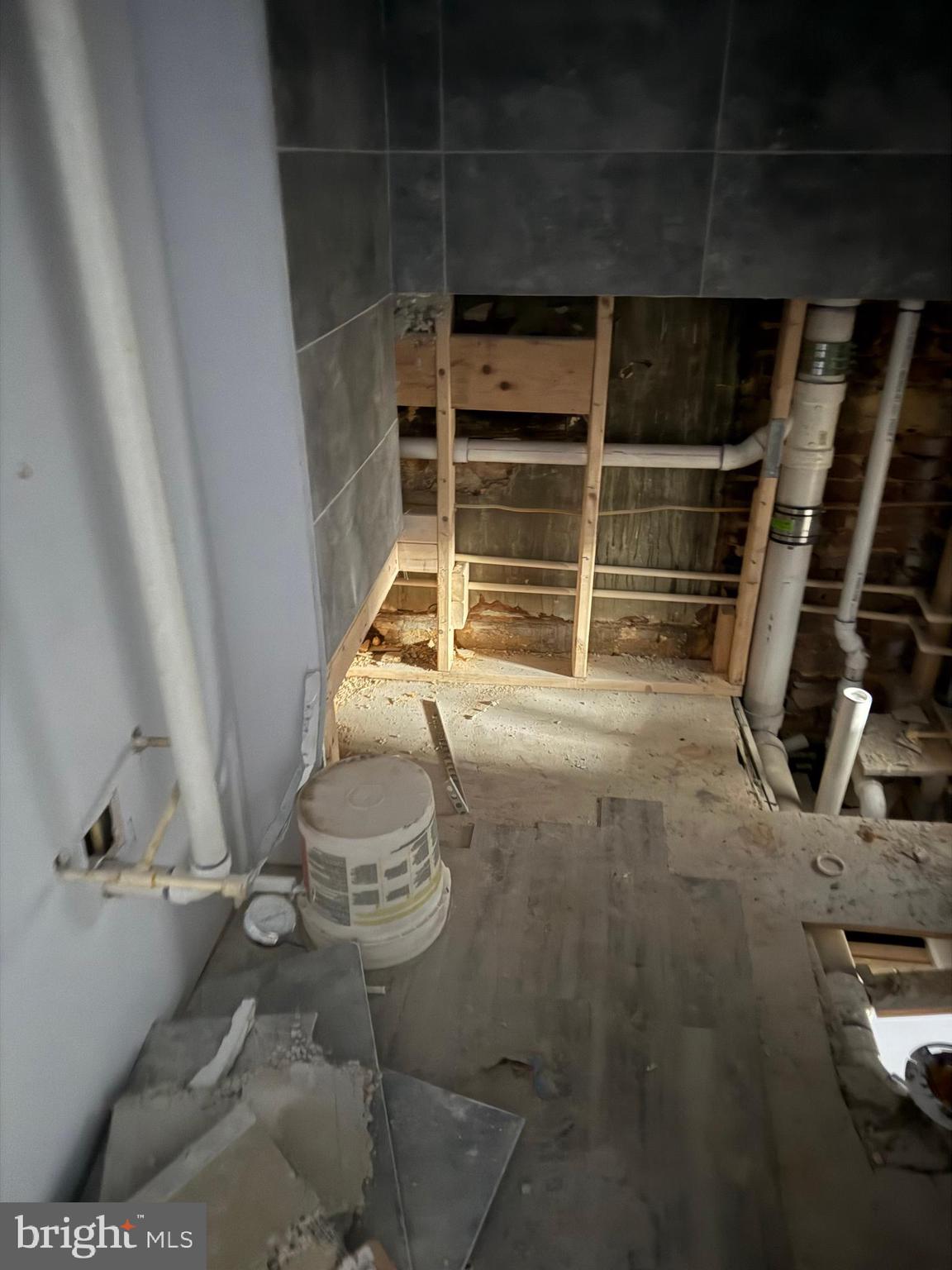 2626 E PRESTON STREET