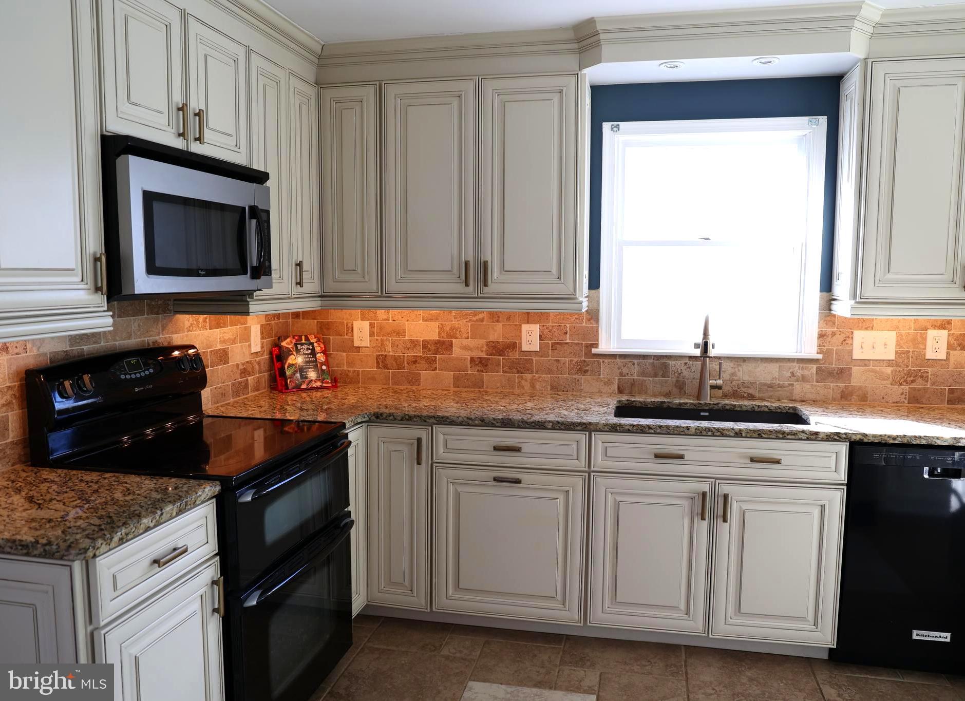 WOOD GLEN FARMS - Residential