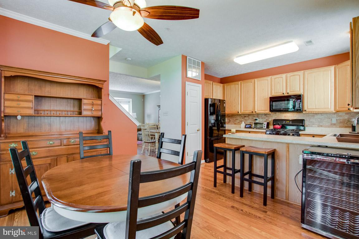 CONSTANT FRIENDSHIP - Residential