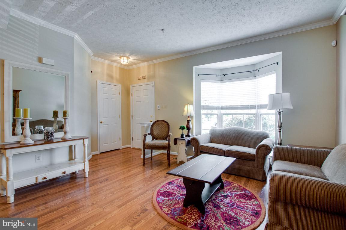 CONSTANT FRIENDSHIP - Residential