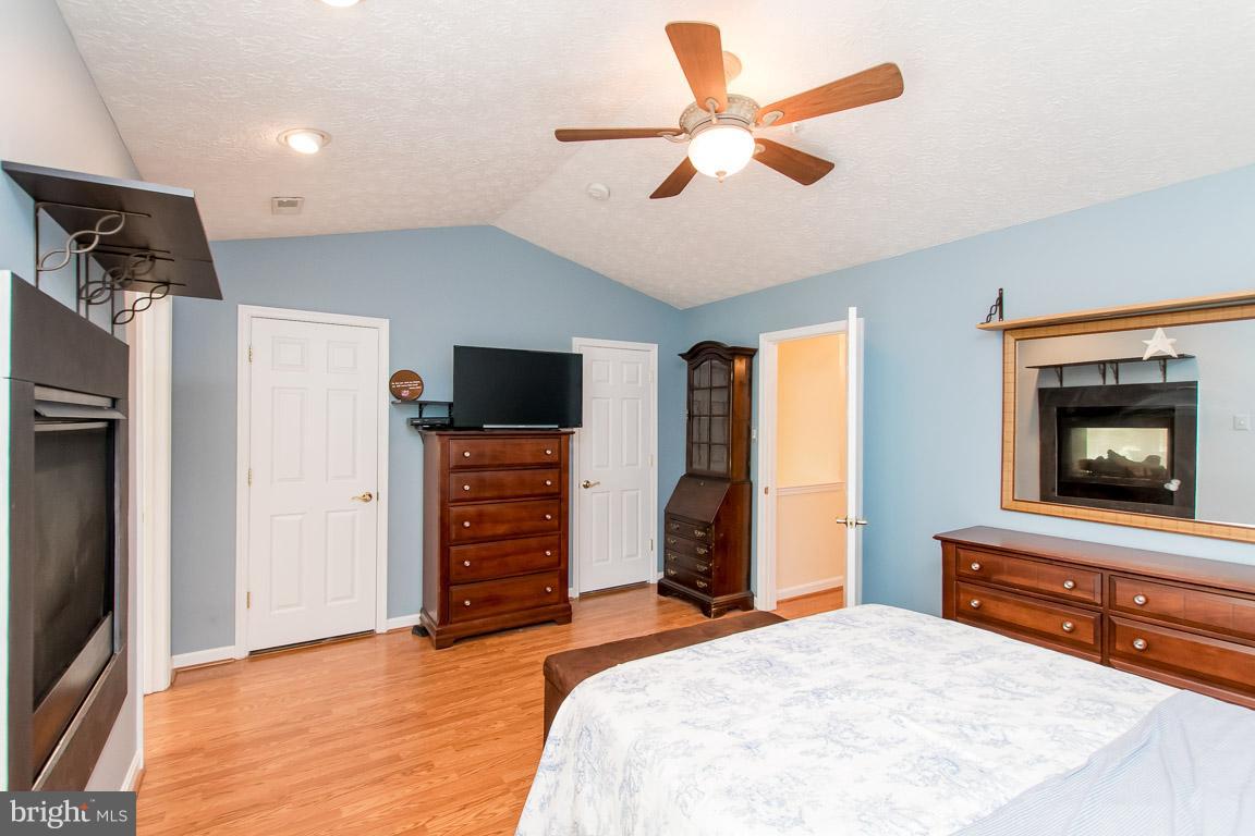 CONSTANT FRIENDSHIP - Residential