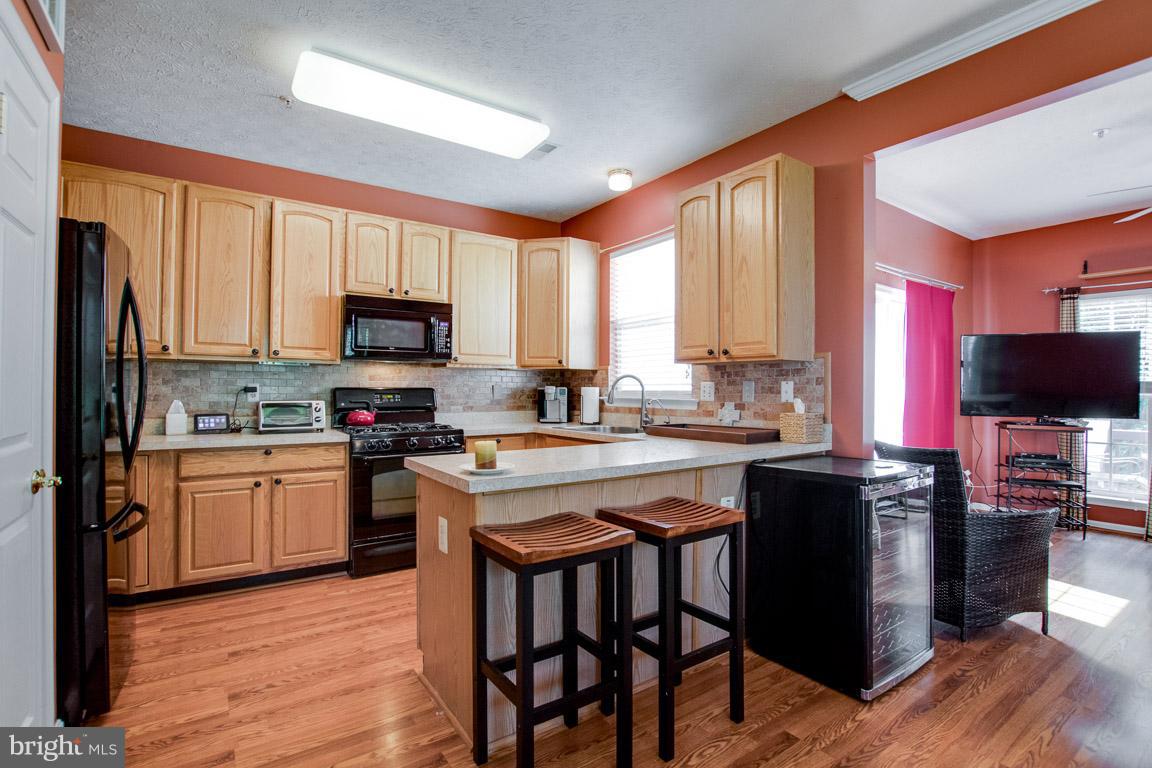 CONSTANT FRIENDSHIP - Residential