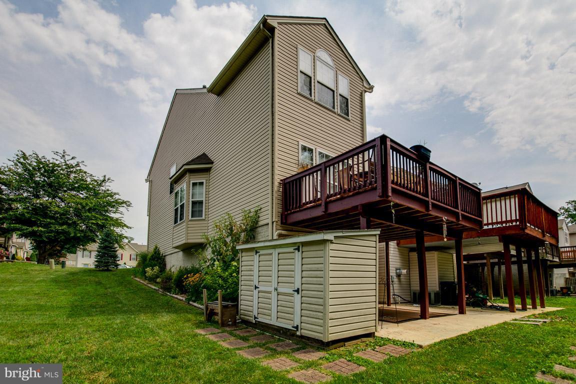 CONSTANT FRIENDSHIP - Residential