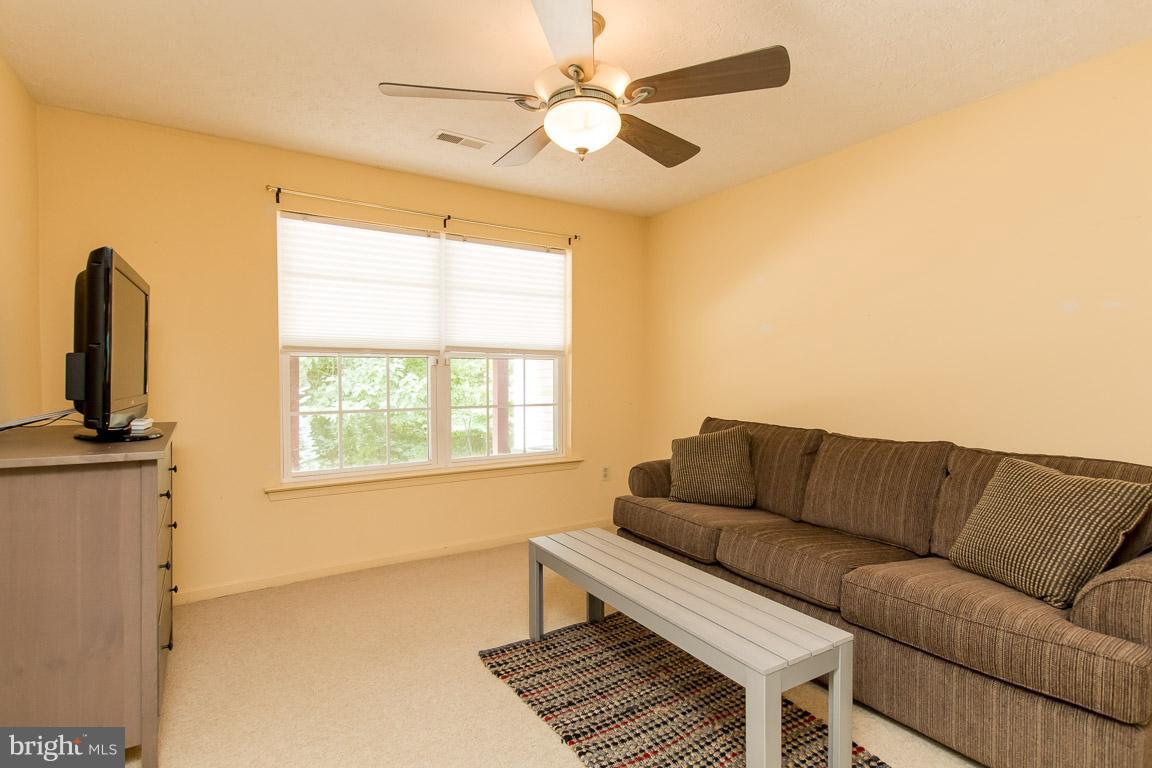 CONSTANT FRIENDSHIP - Residential