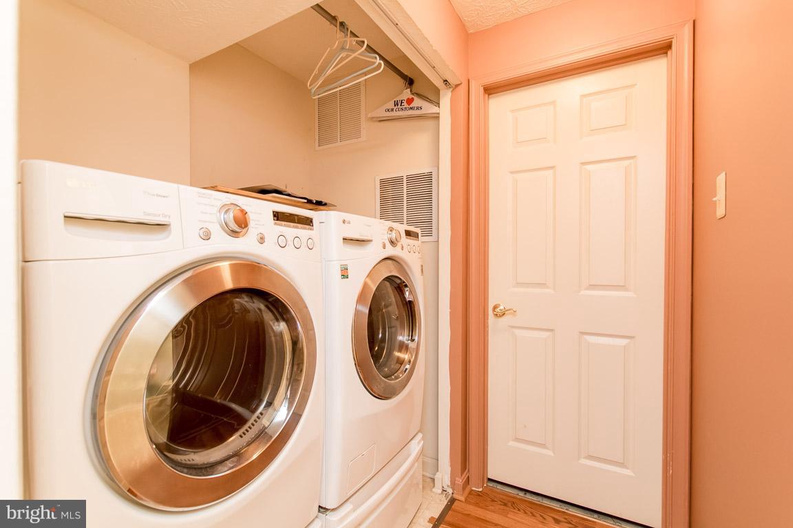 CONSTANT FRIENDSHIP - Residential