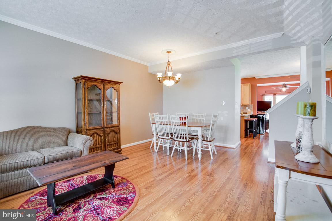 CONSTANT FRIENDSHIP - Residential