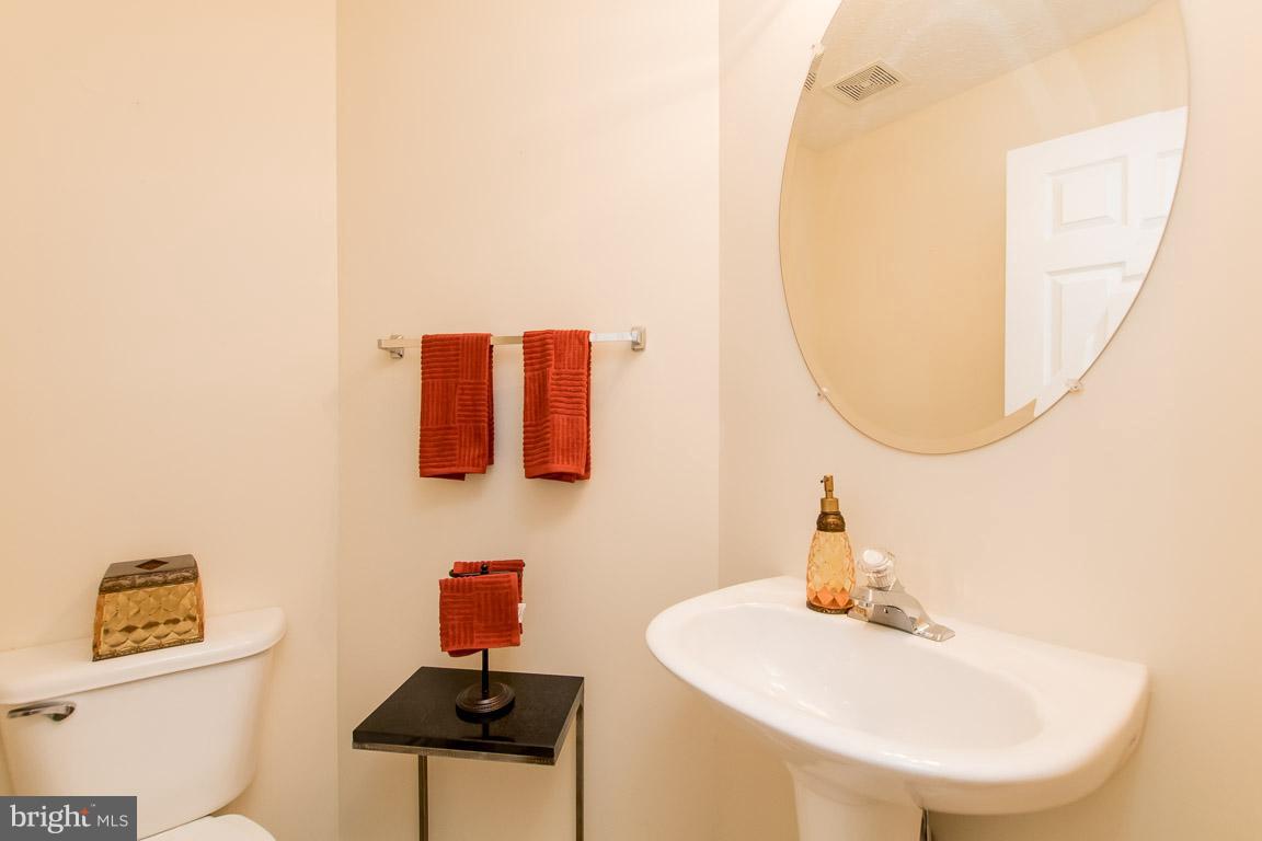 CONSTANT FRIENDSHIP - Residential