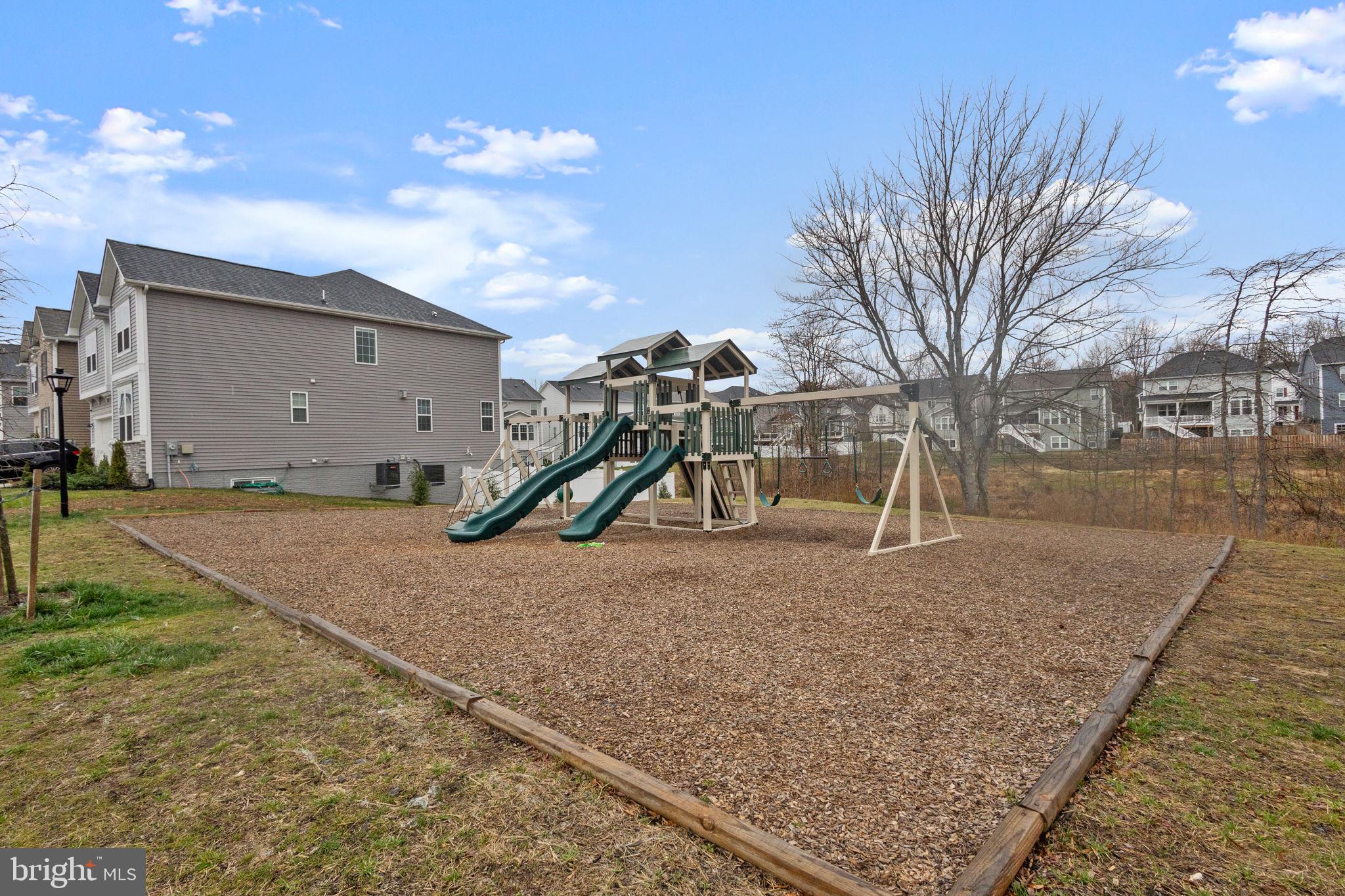 HARRISON VILLAGE - Residential