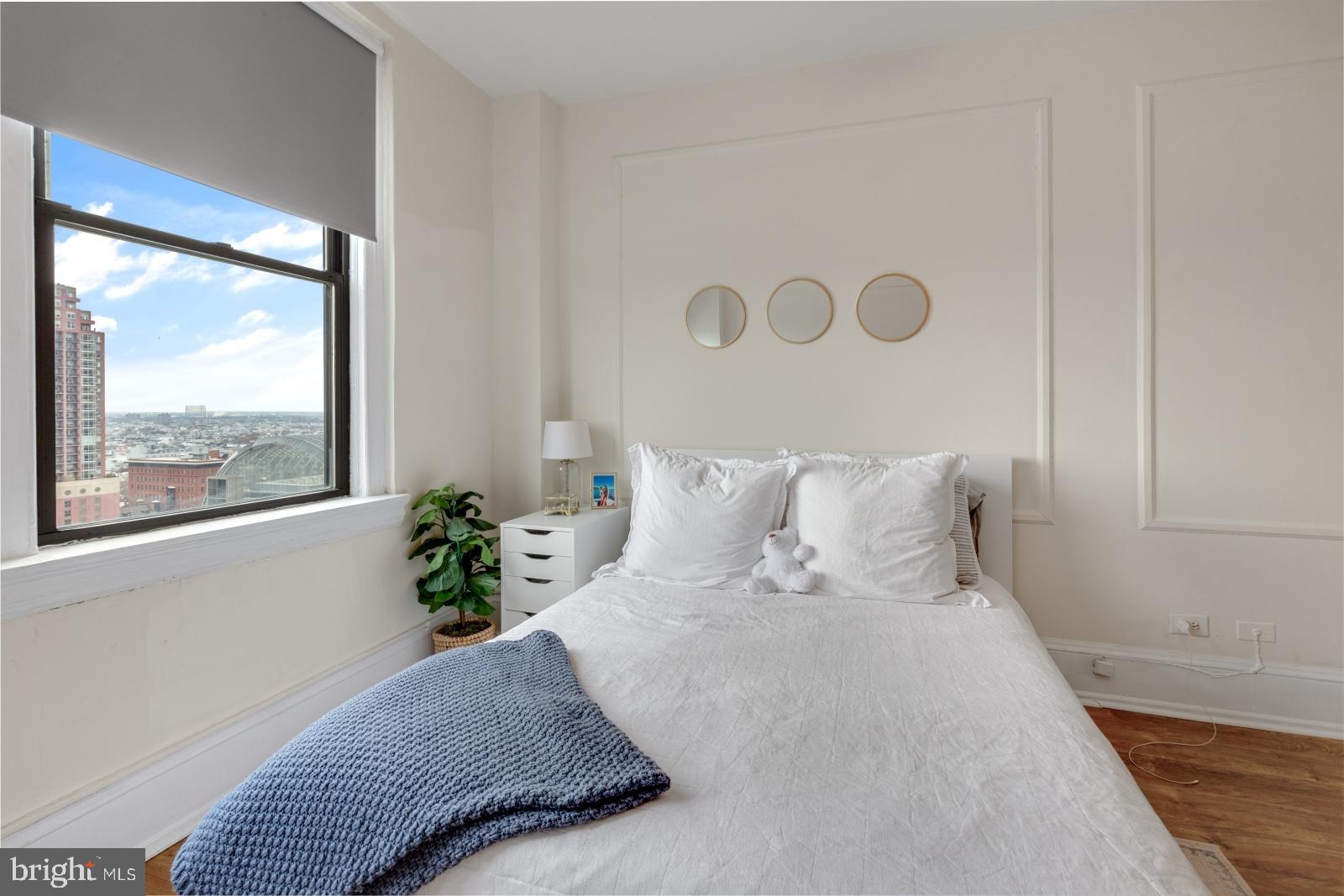 1324 LOCUST STREET 00 1523