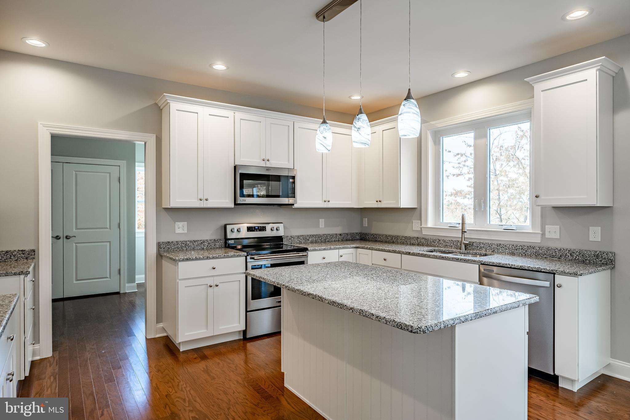 2158 KEY COURT