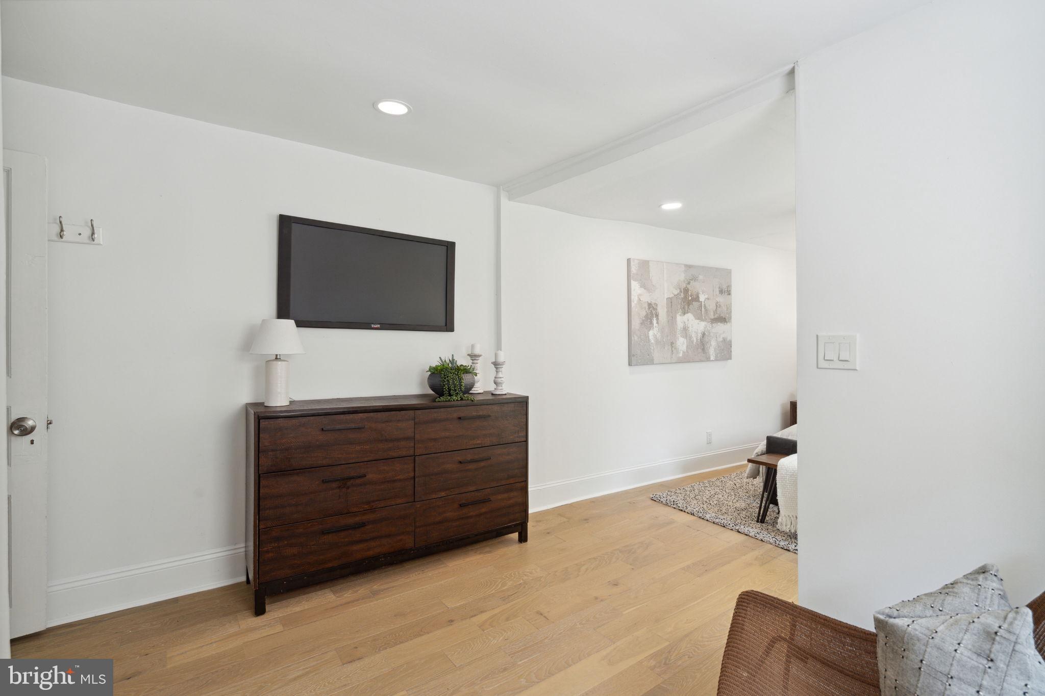 GRADUATE HOSPITAL - Residential