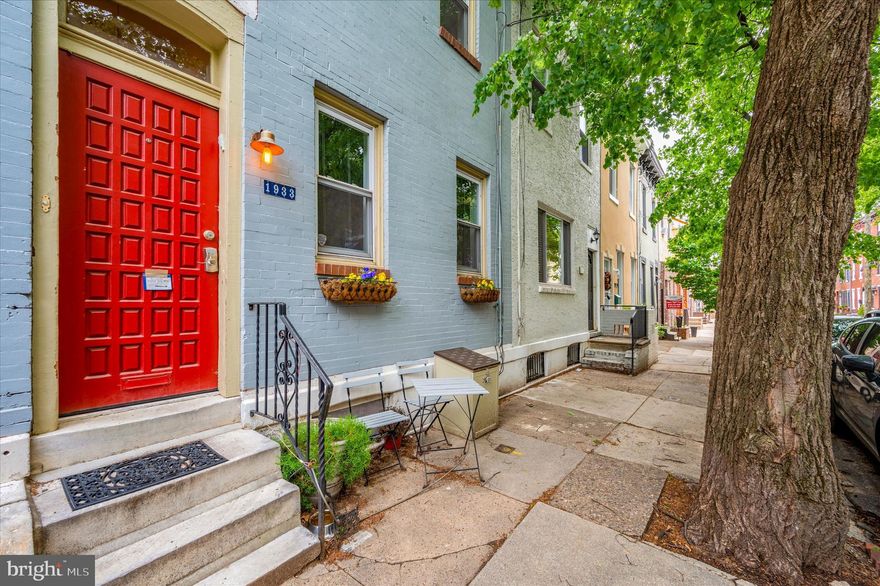 Just what you have been waiting for-- a generously-sized rowhouse in Graduate Hospital that you can grow into-- for the right price! This home has 3 bedrooms and a bonus/flex/office room on the first floor. Move right into this spectacular brick front home on a quiet, tree-lined street,  with exterior door and brick freshly painted.  This spacious home features brand new white oak engineered wood floors throughout, two full baths, a first-floor bedroom or office, high-efficiency central air and CB designer light fixtures.  Entire home has been freshly painted with custom designer paint. The full kitchen has been fully renovated with snowflake colored - solid wood  cabinets, quartz marbled countertops , stainless steel appliances with elongated subway tile with herringbone design.  All four bedrooms are generous in size and provide plenty of natural light. Other highlights include a newer roof, new plumbing, new sewer line/stack, new copper water line to street, new high-efficiency HVAC system, new hot water heater, recessed lighting and new windows on the second floor. The unfinished basement offers ample storage and laundry. Just a few short blocks from award-winning restaurants, bars, beer gardens, local coffee shops, bakeries, boutiques and some of the best fitness studios Philadelphia has to offer, as well as easy access to all public transportation.  Within walking distance to Rittenhouse Square, University City, and Center City and minutes from major highways including I-95 and I-76. This home is located in the coveted Arthur Chester school district.
$3000 a month in rent. Opportunity for an investment option as well.