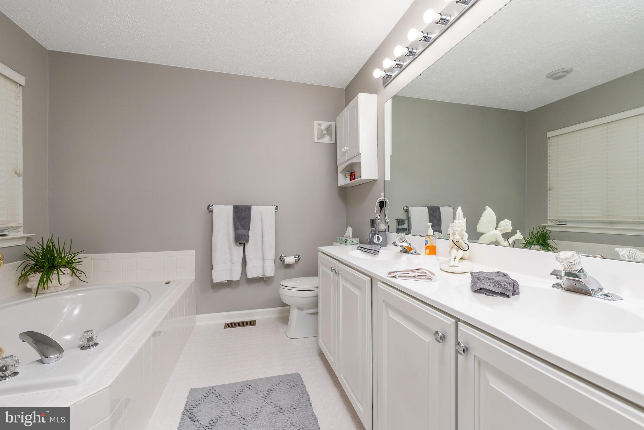 NORTH BROOK - Residential