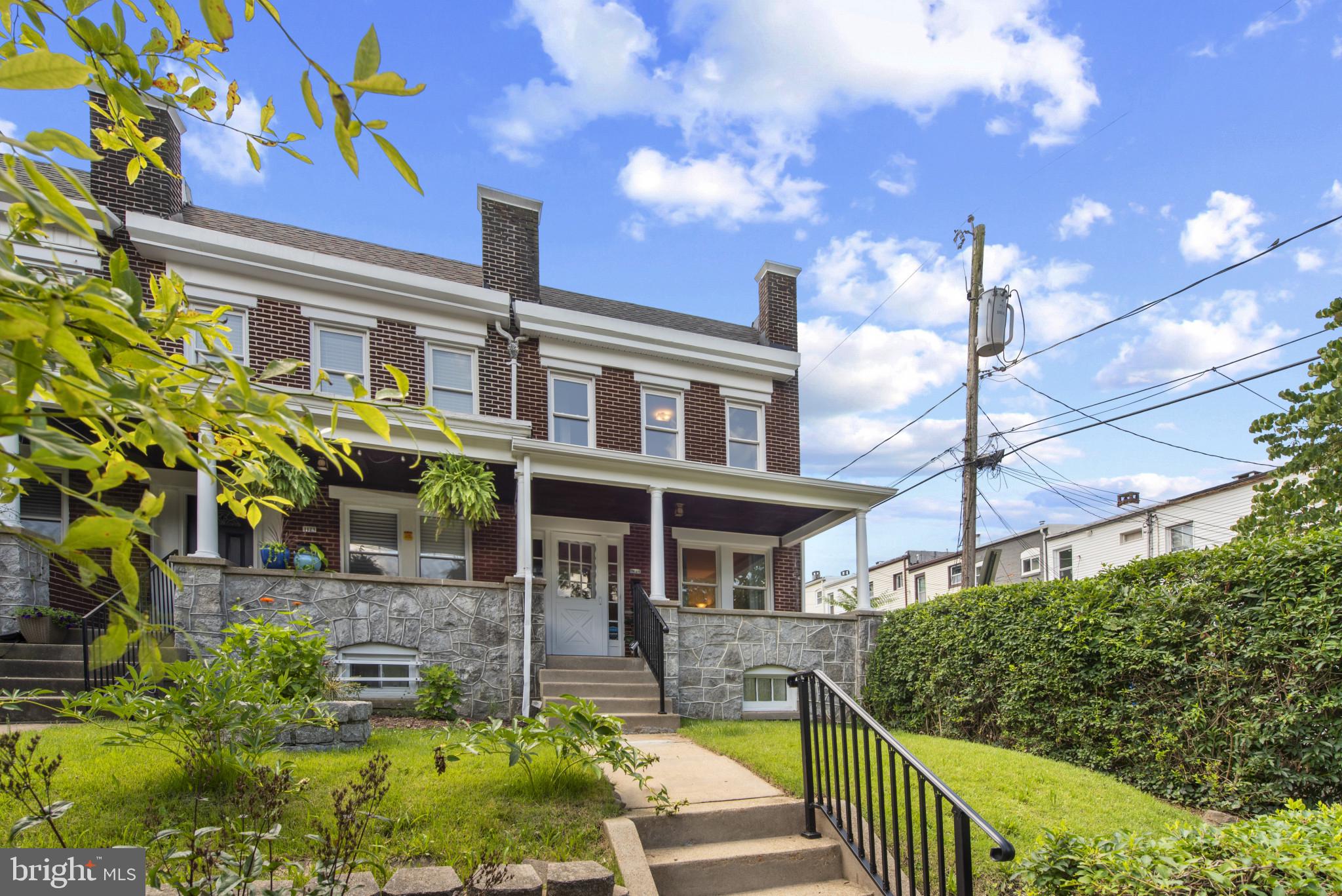 1125 WOODHEIGHTS AVENUE