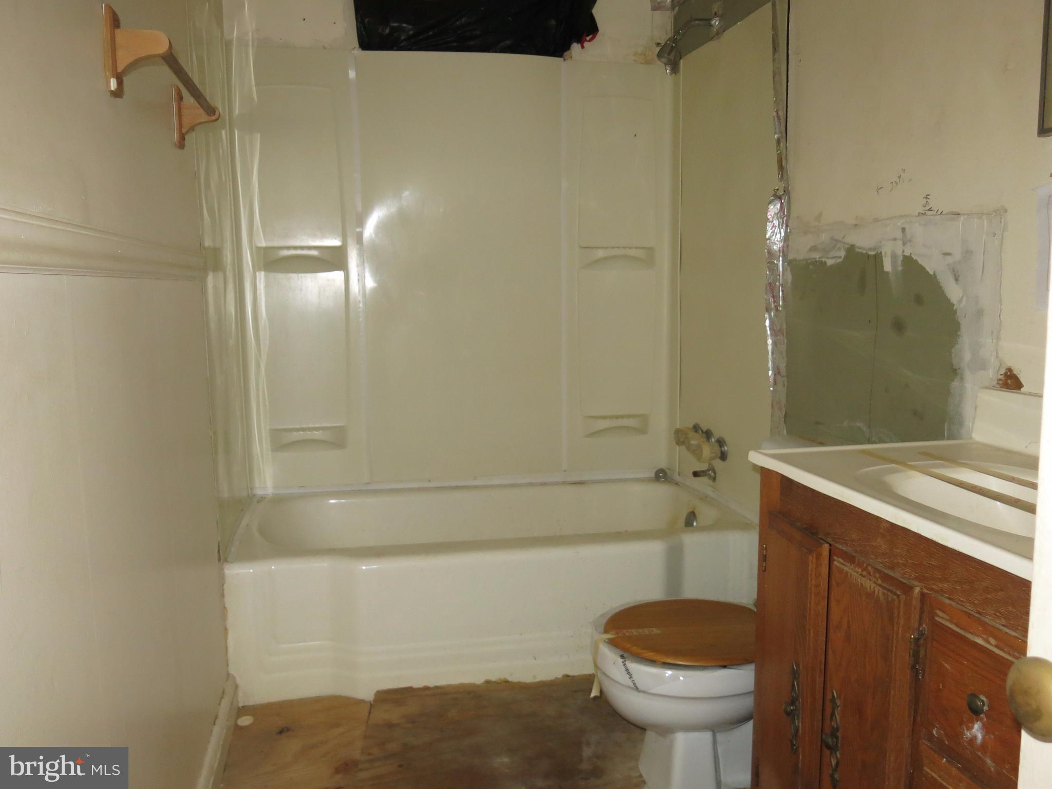 MARLYN MANOR - Residential