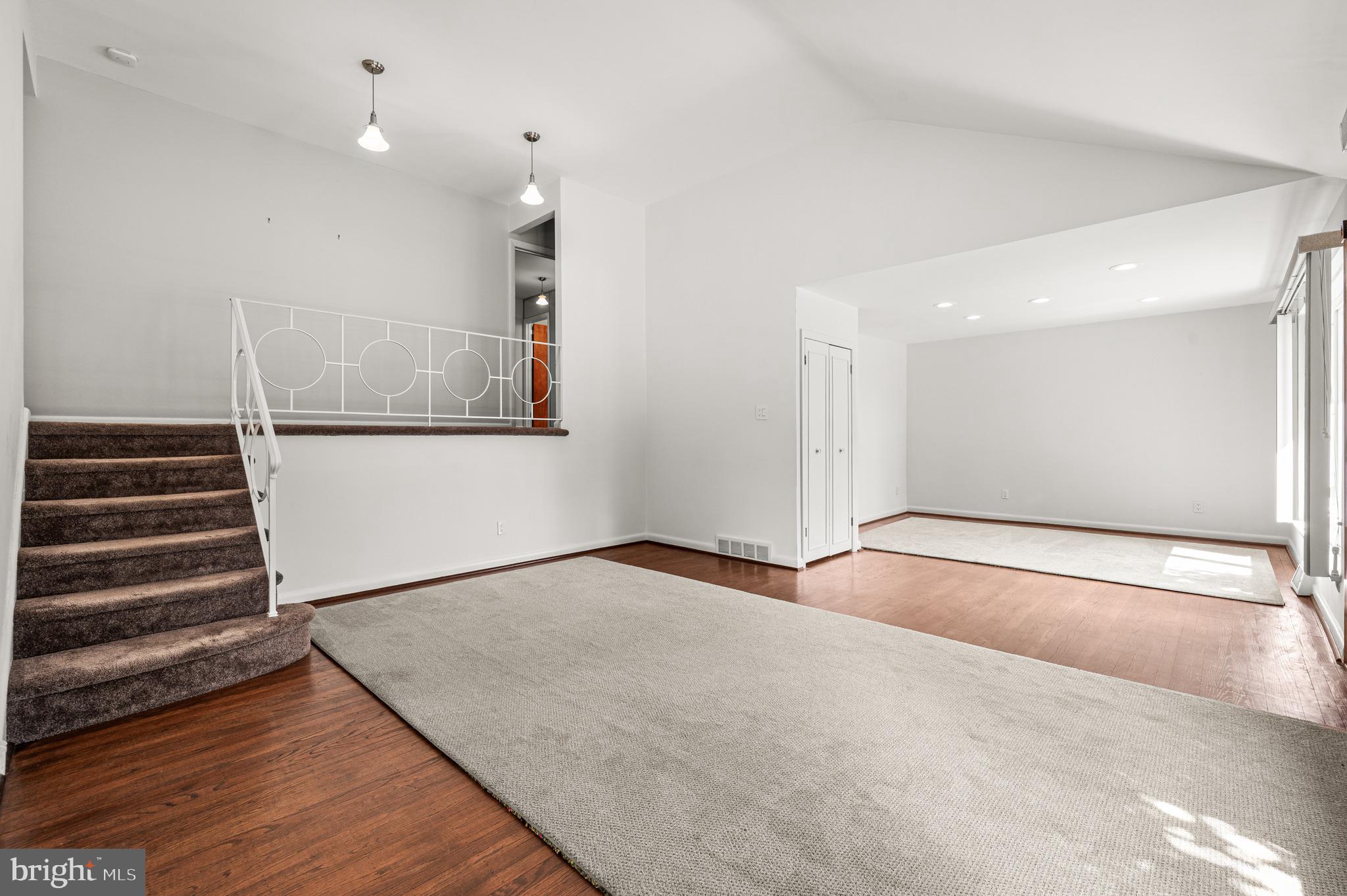 2243 CAMBRIDGE ROAD