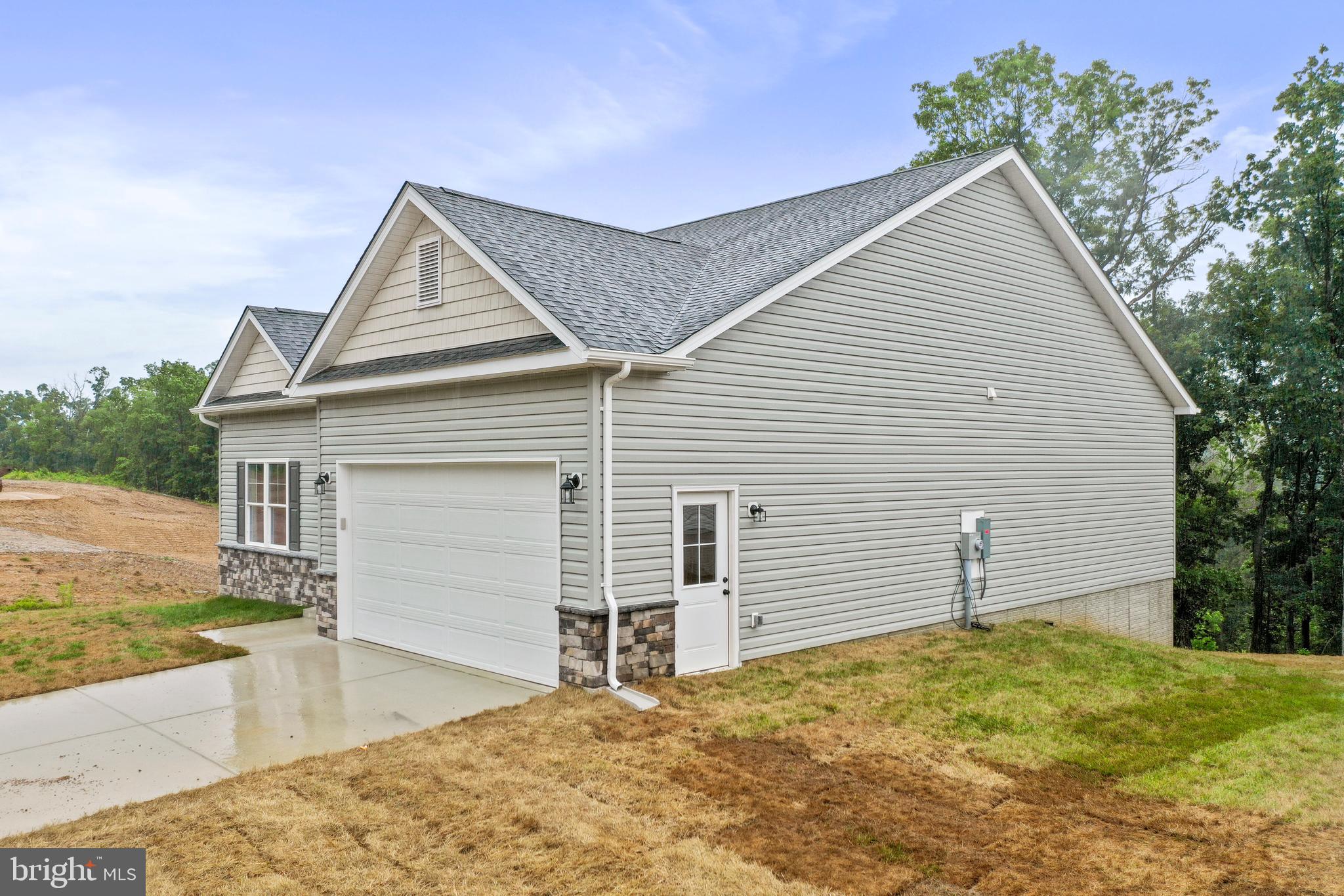 MIDDLE CREEK VISTAS - Residential