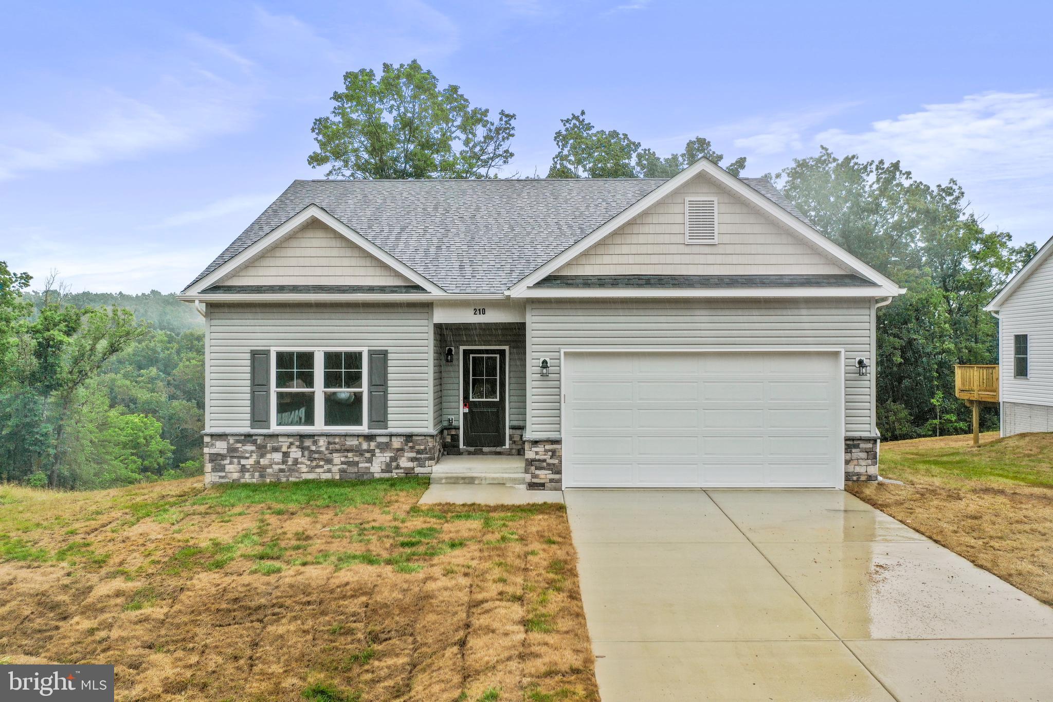 MIDDLE CREEK VISTAS - Residential