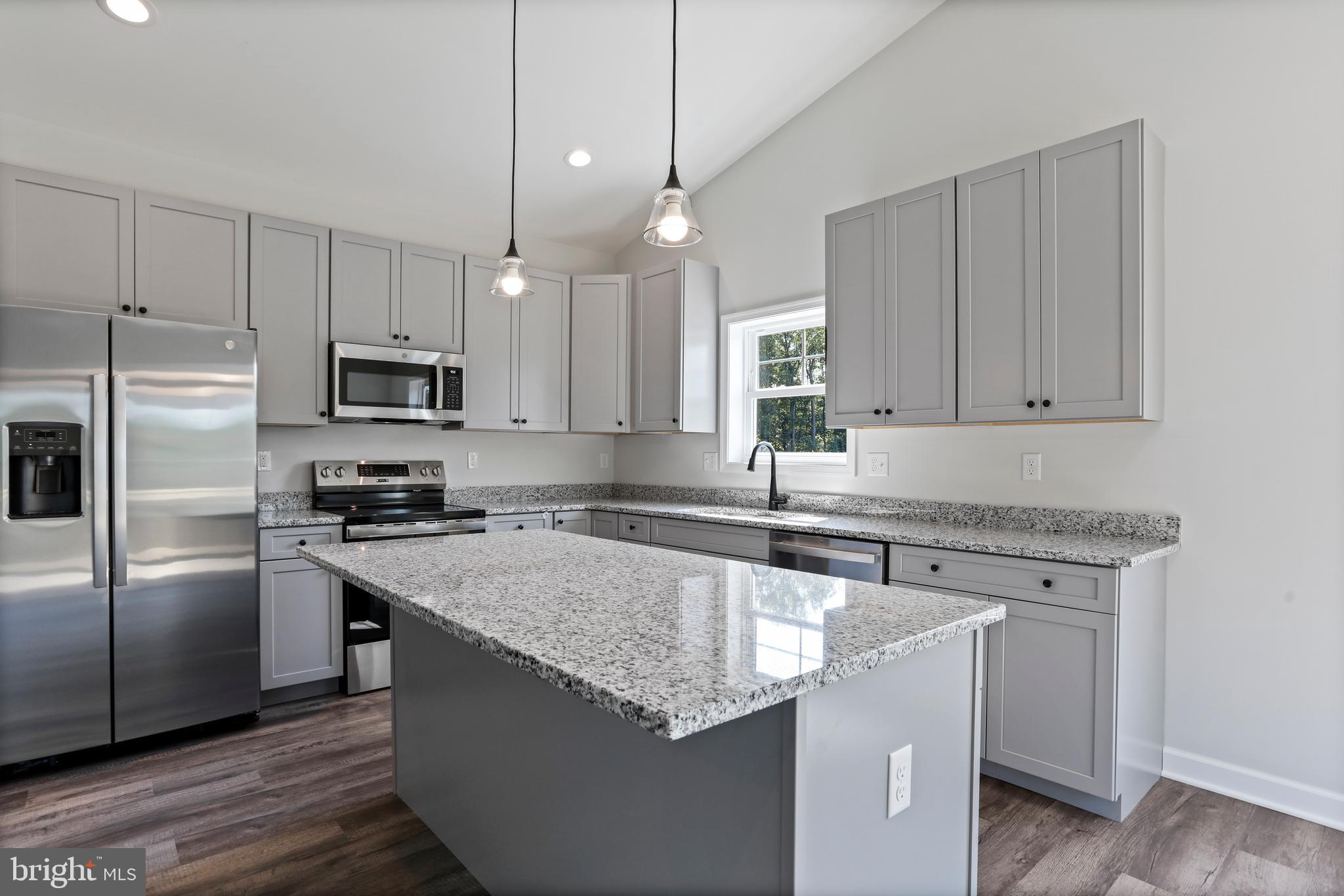 MIDDLE CREEK VISTAS - Residential