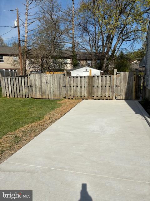 TEN ACRES - Residential