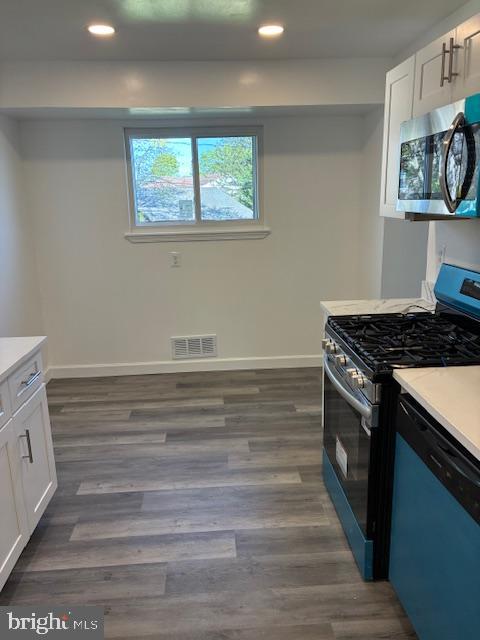 TEN ACRES - Residential